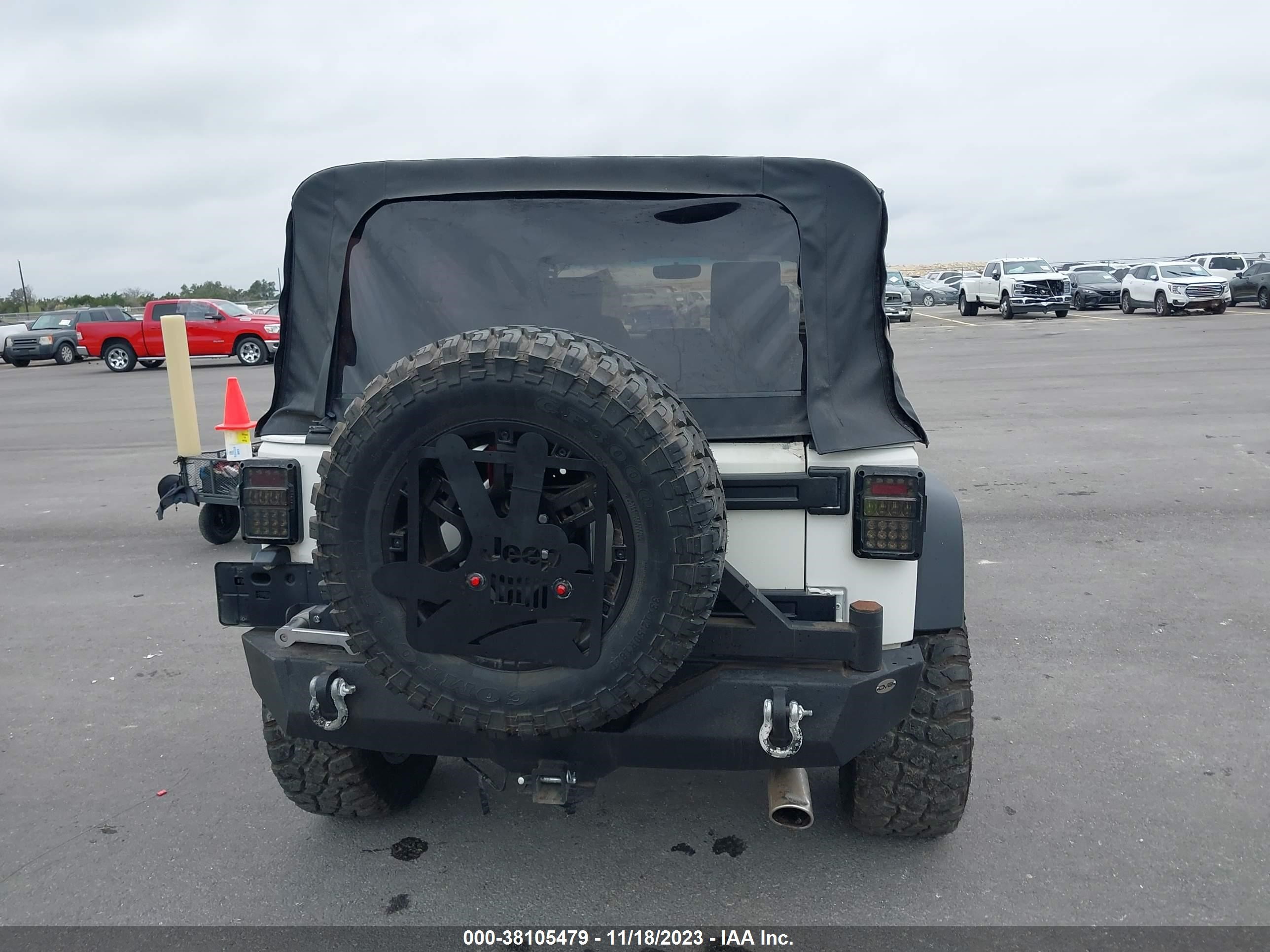 Photo 15 VIN: 1J4GA39119L753096 - JEEP WRANGLER 