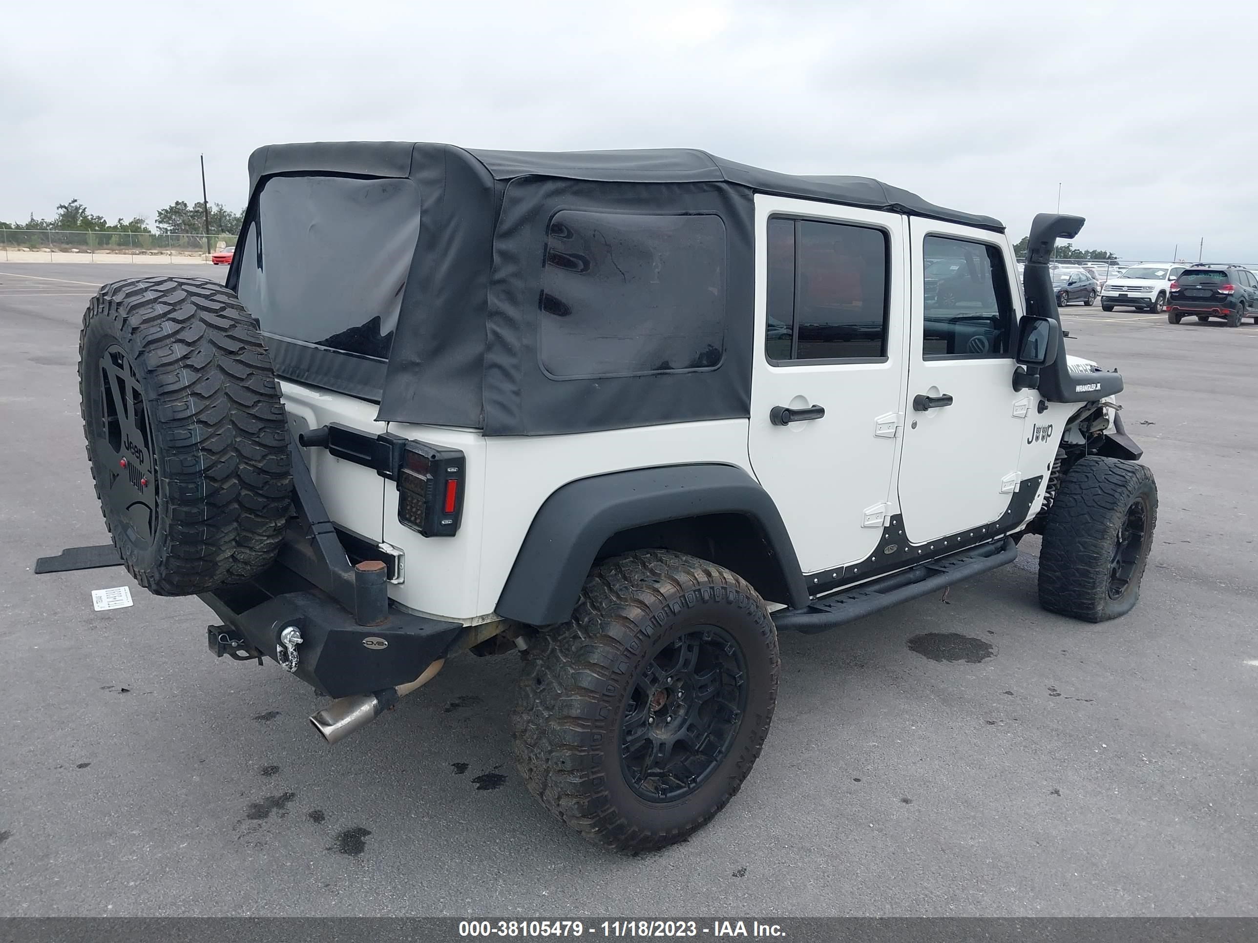 Photo 3 VIN: 1J4GA39119L753096 - JEEP WRANGLER 