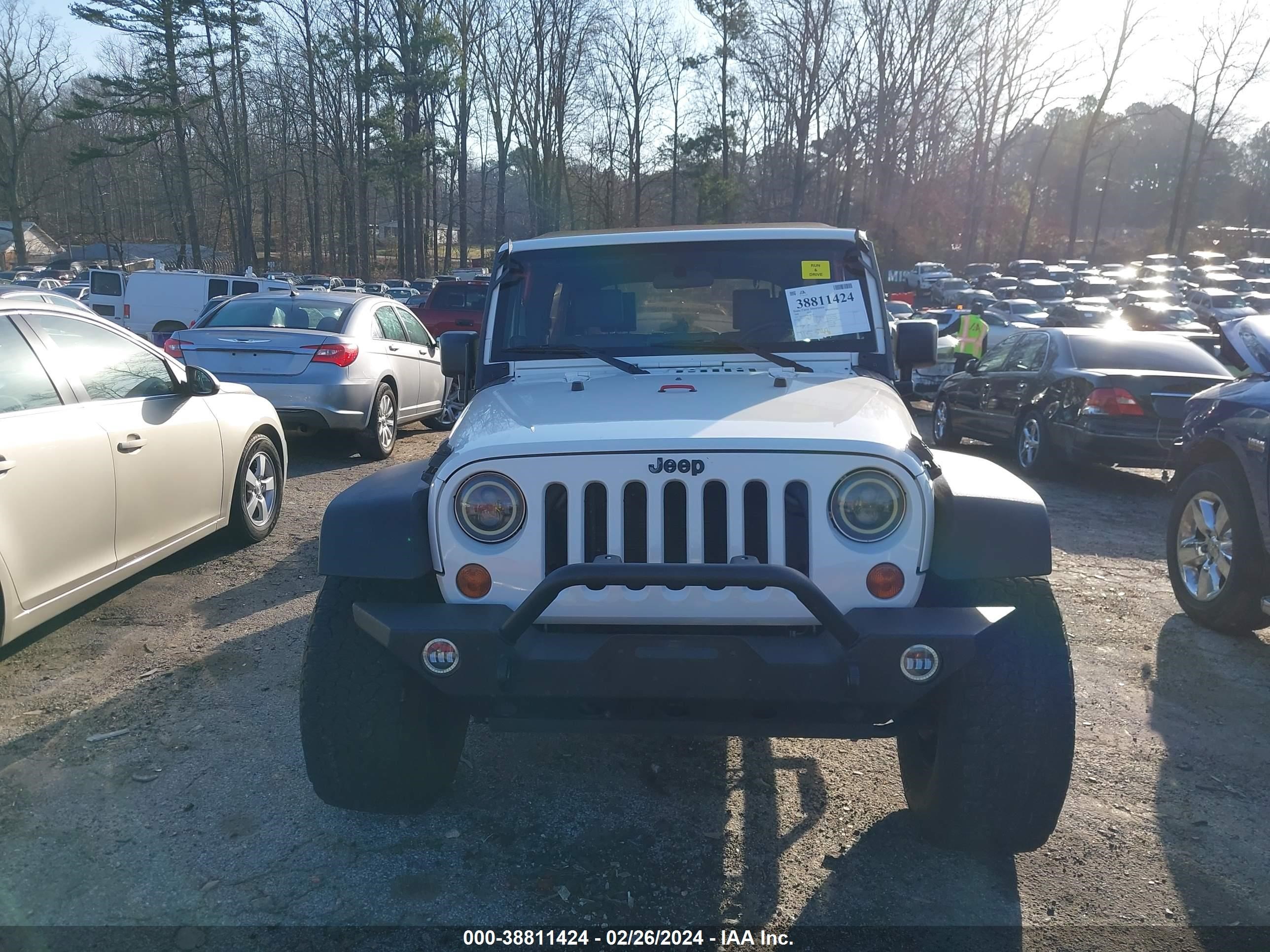 Photo 12 VIN: 1J4GA39128L562754 - JEEP WRANGLER 