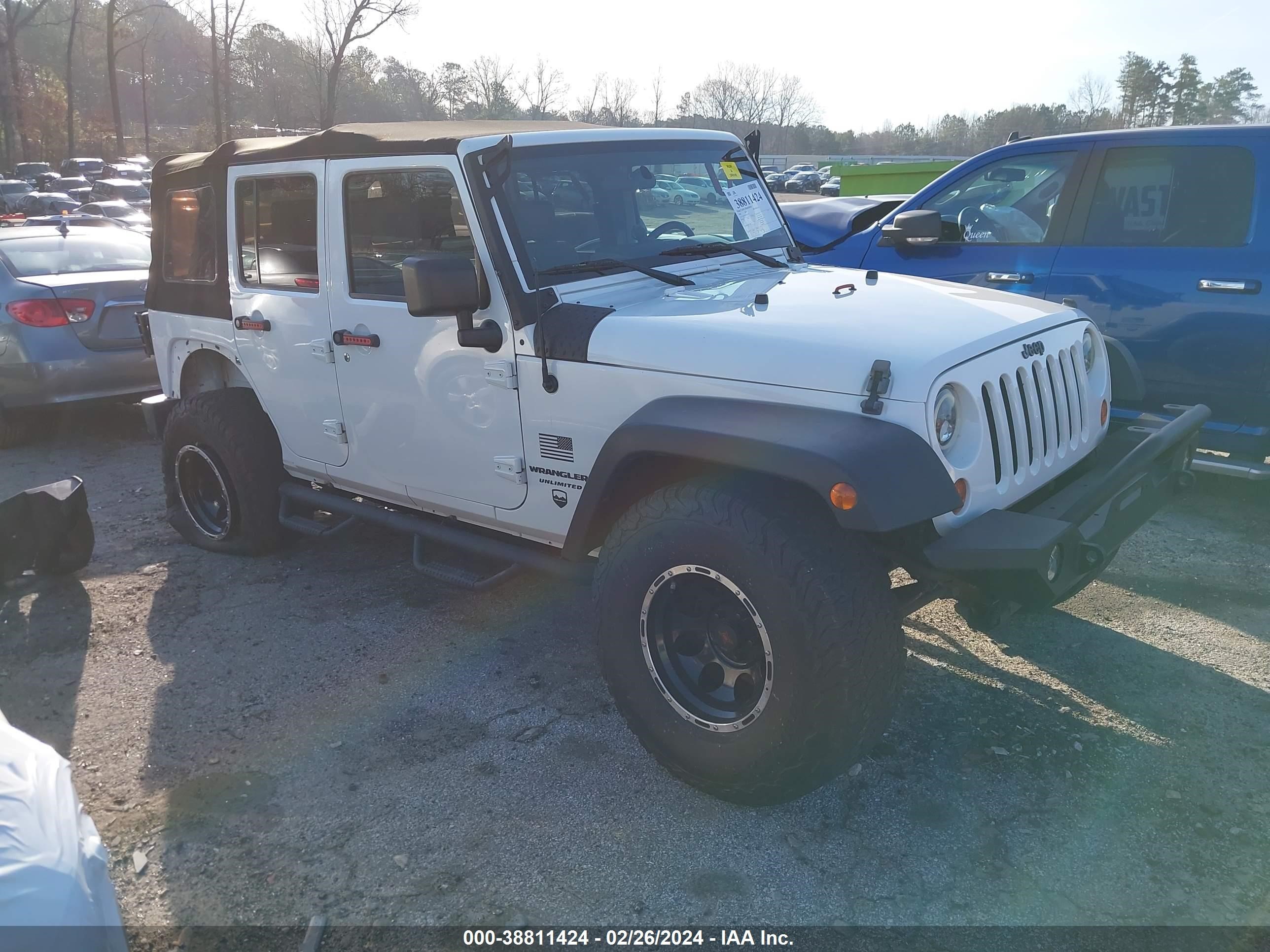 Photo 13 VIN: 1J4GA39128L562754 - JEEP WRANGLER 