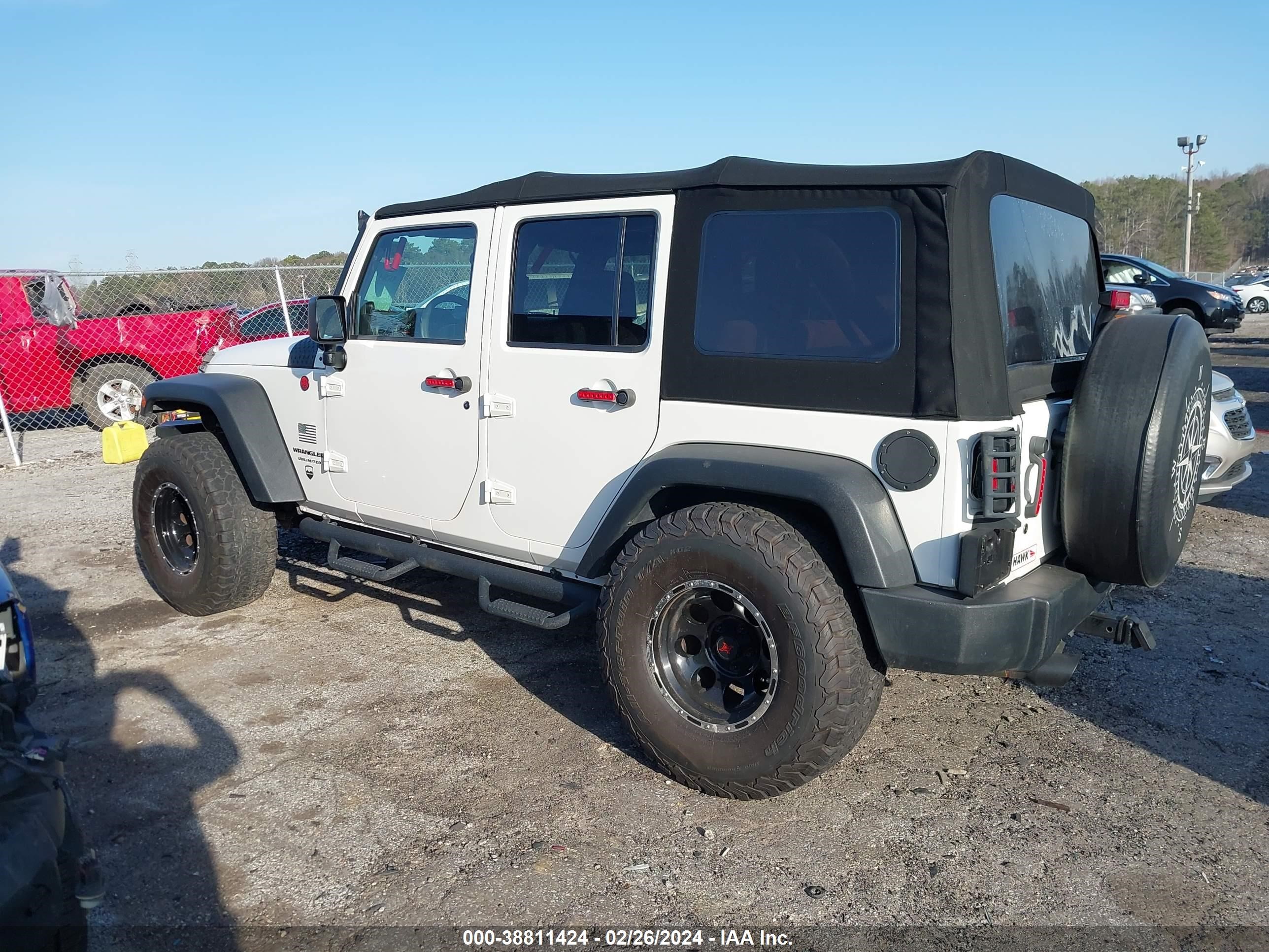 Photo 14 VIN: 1J4GA39128L562754 - JEEP WRANGLER 