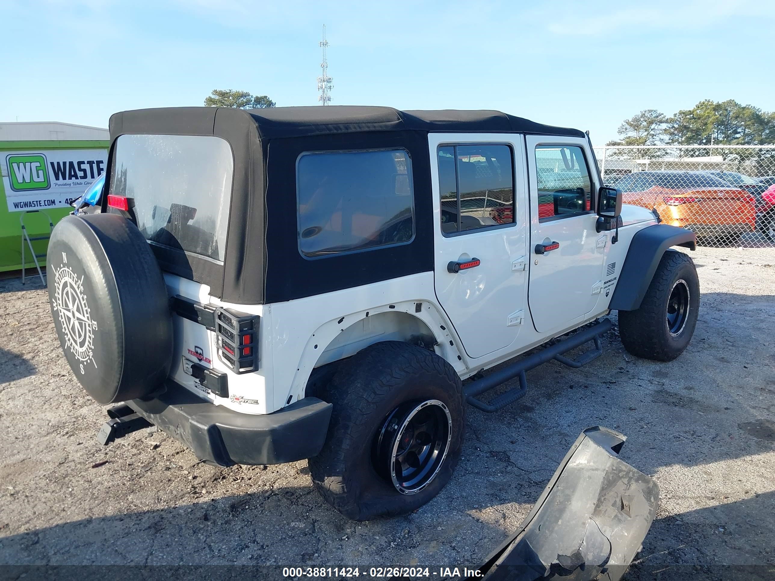 Photo 3 VIN: 1J4GA39128L562754 - JEEP WRANGLER 