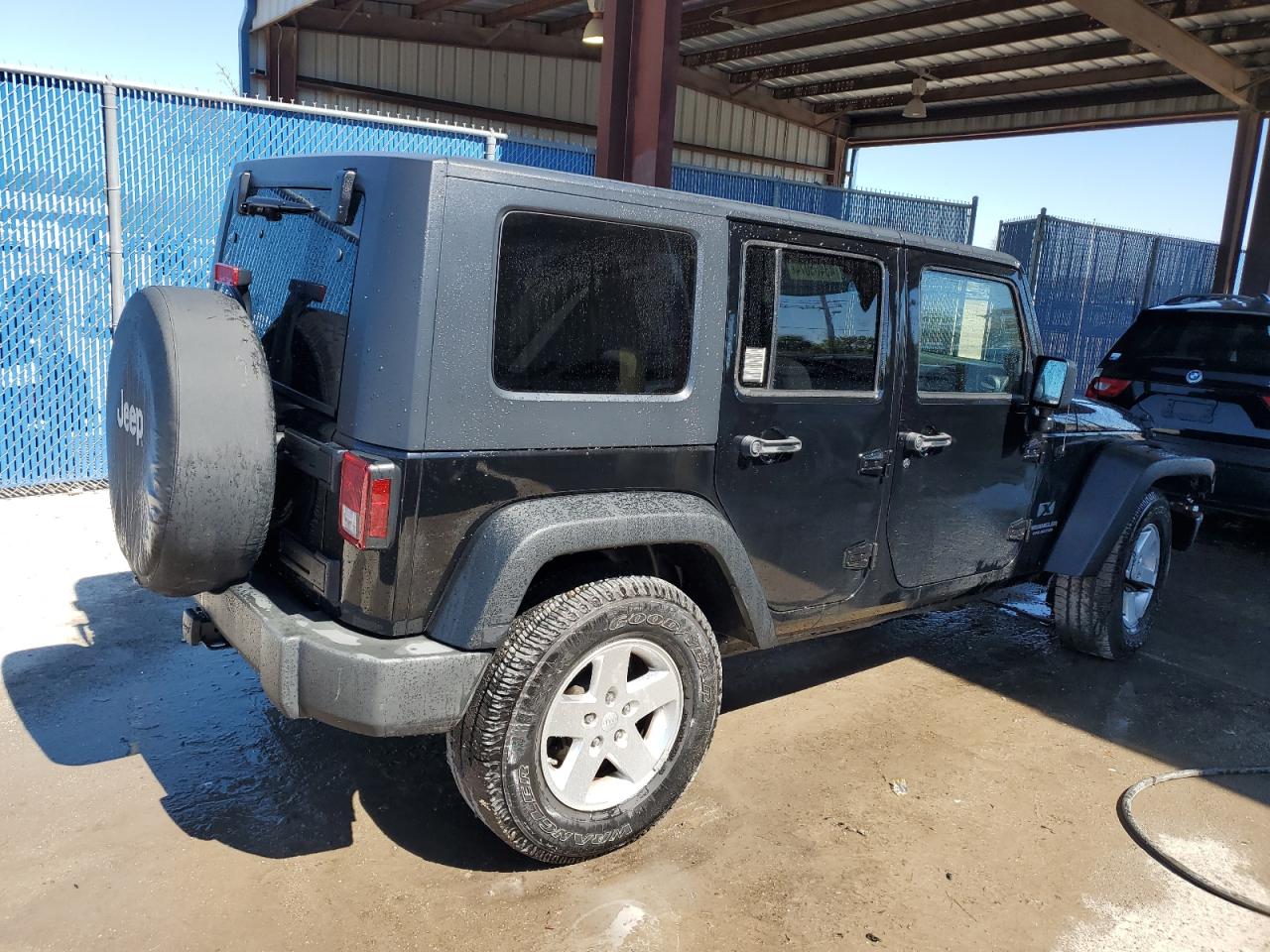 Photo 2 VIN: 1J4GA39129L764107 - JEEP WRANGLER 