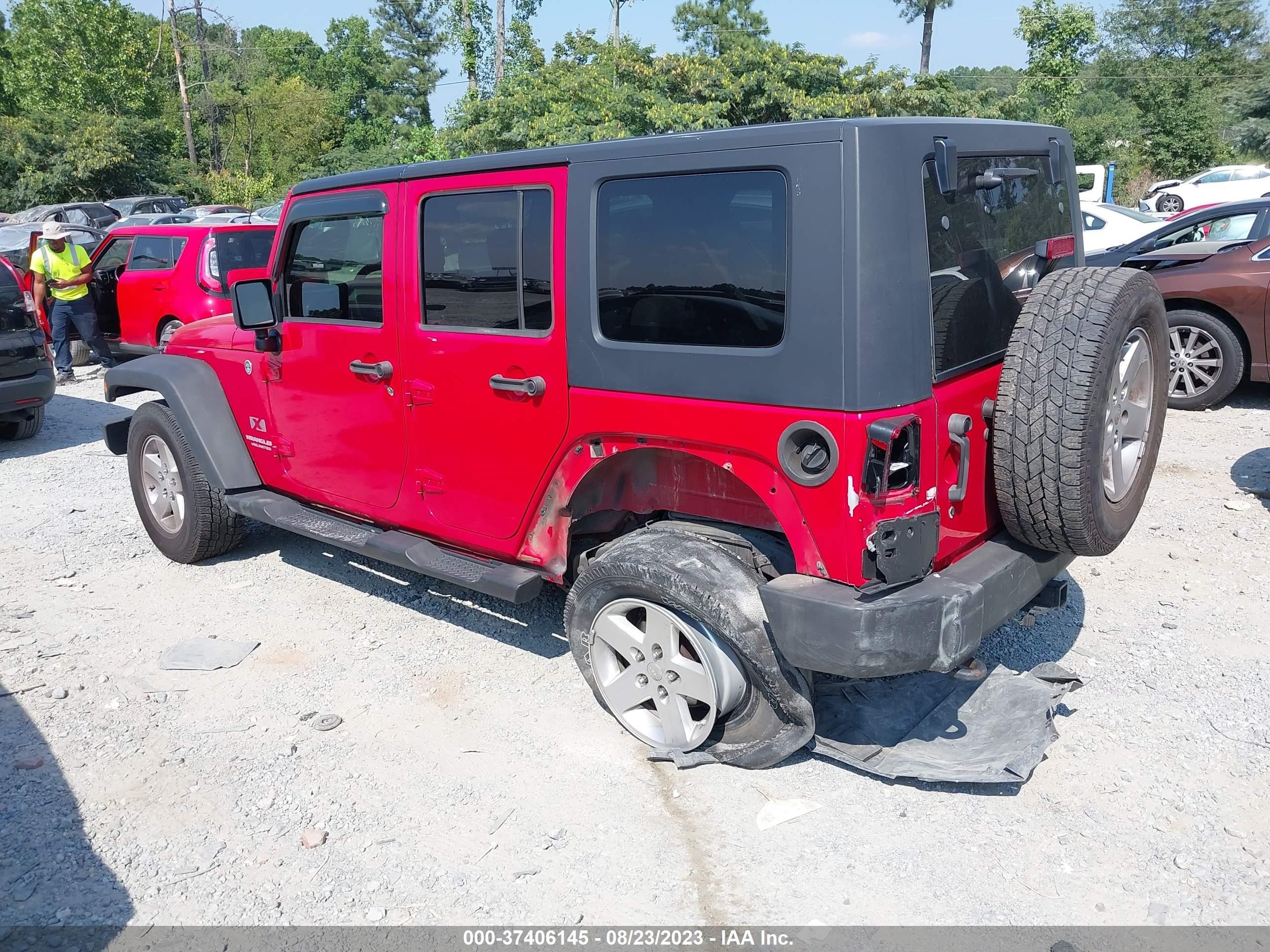 Photo 2 VIN: 1J4GA39139L760342 - JEEP WRANGLER 