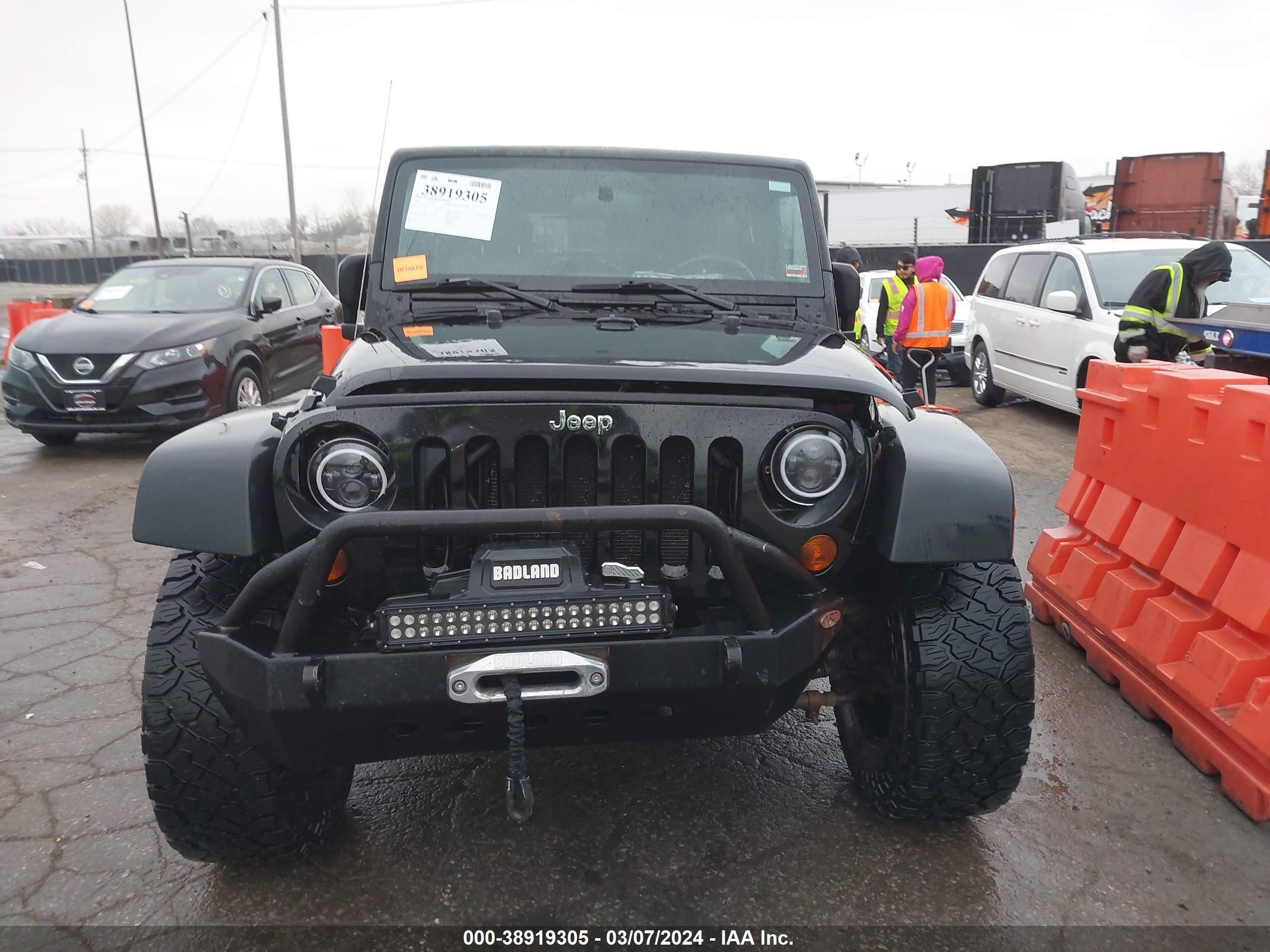 Photo 11 VIN: 1J4GA39148L574419 - JEEP WRANGLER 