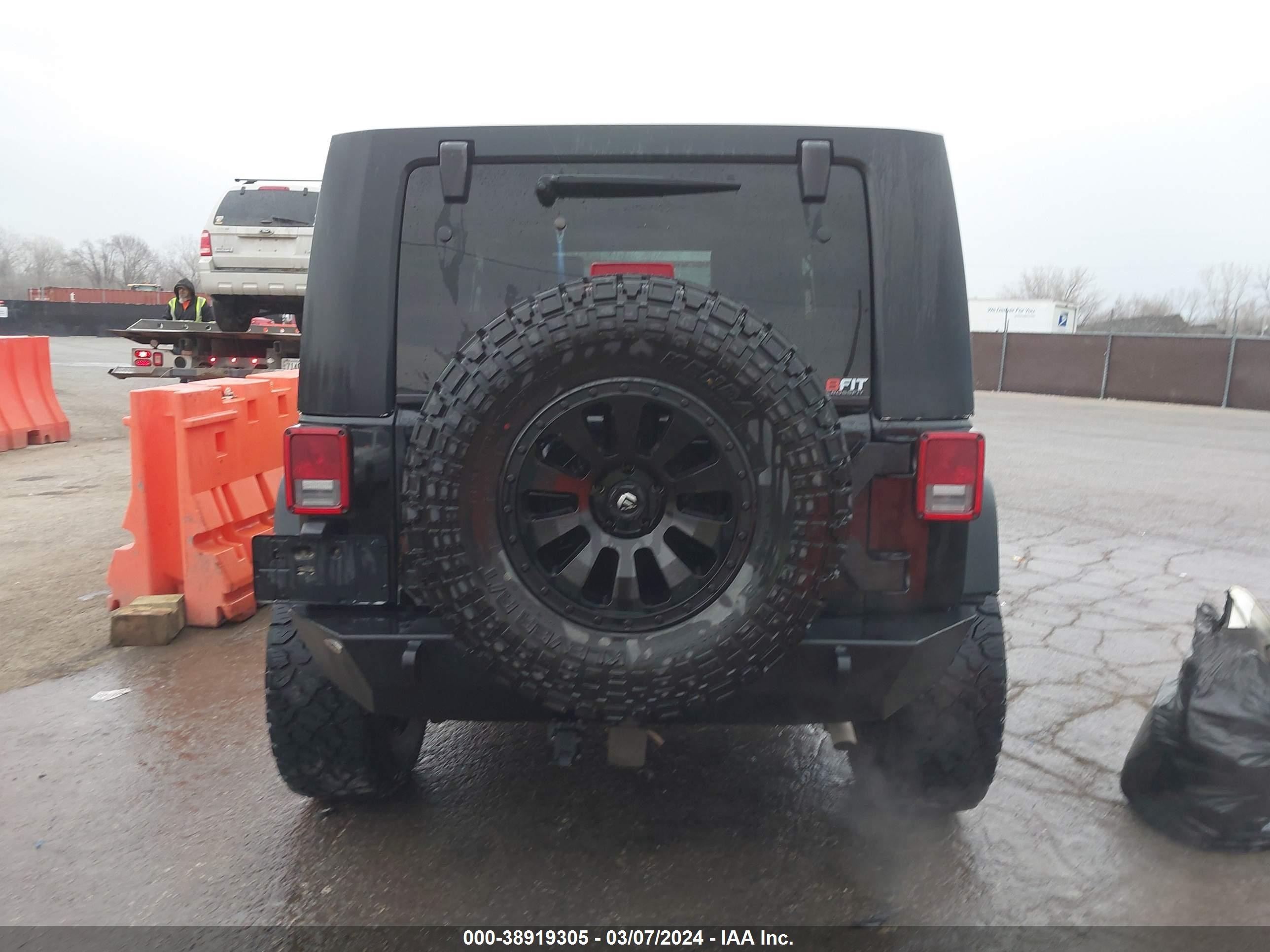 Photo 15 VIN: 1J4GA39148L574419 - JEEP WRANGLER 