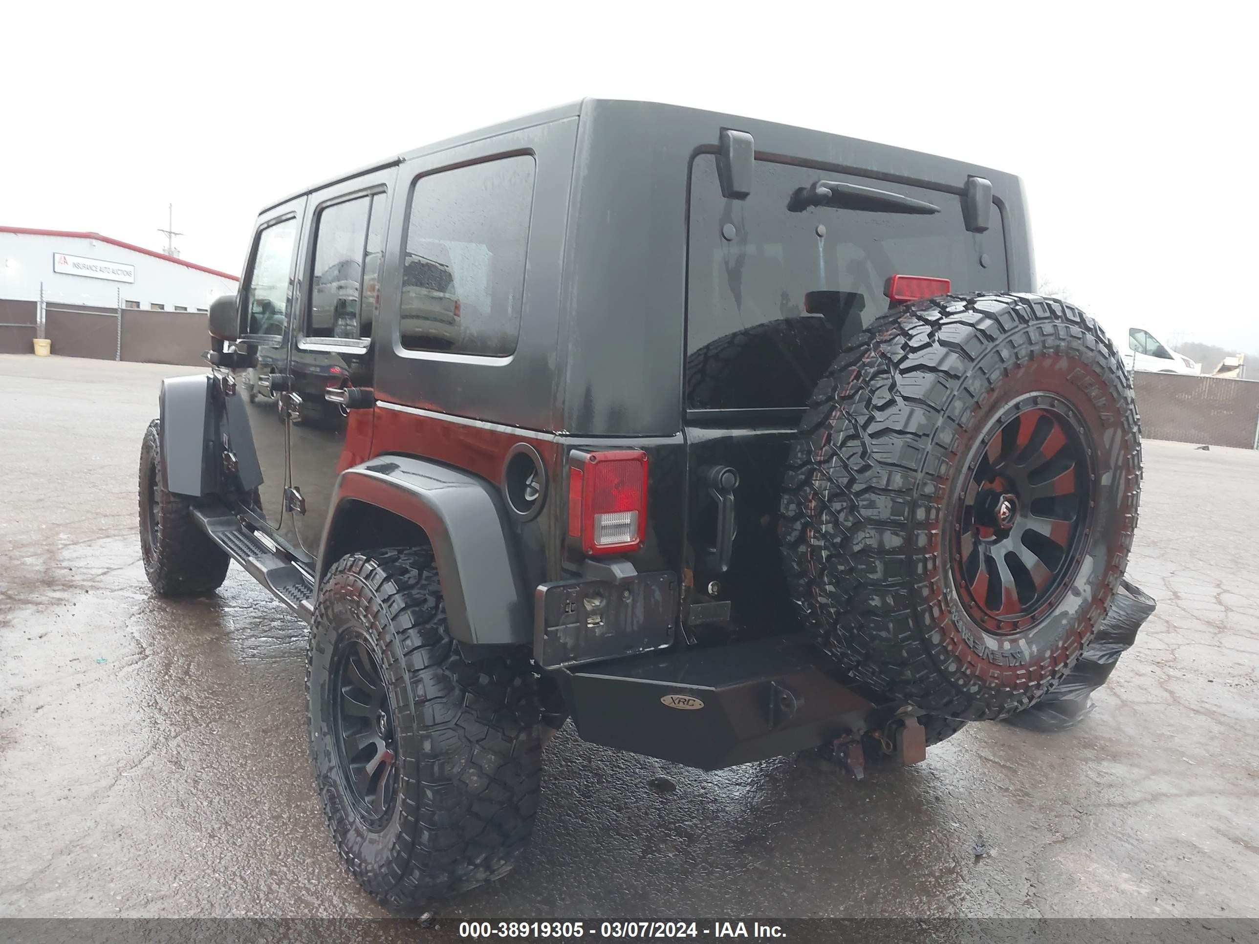 Photo 2 VIN: 1J4GA39148L574419 - JEEP WRANGLER 