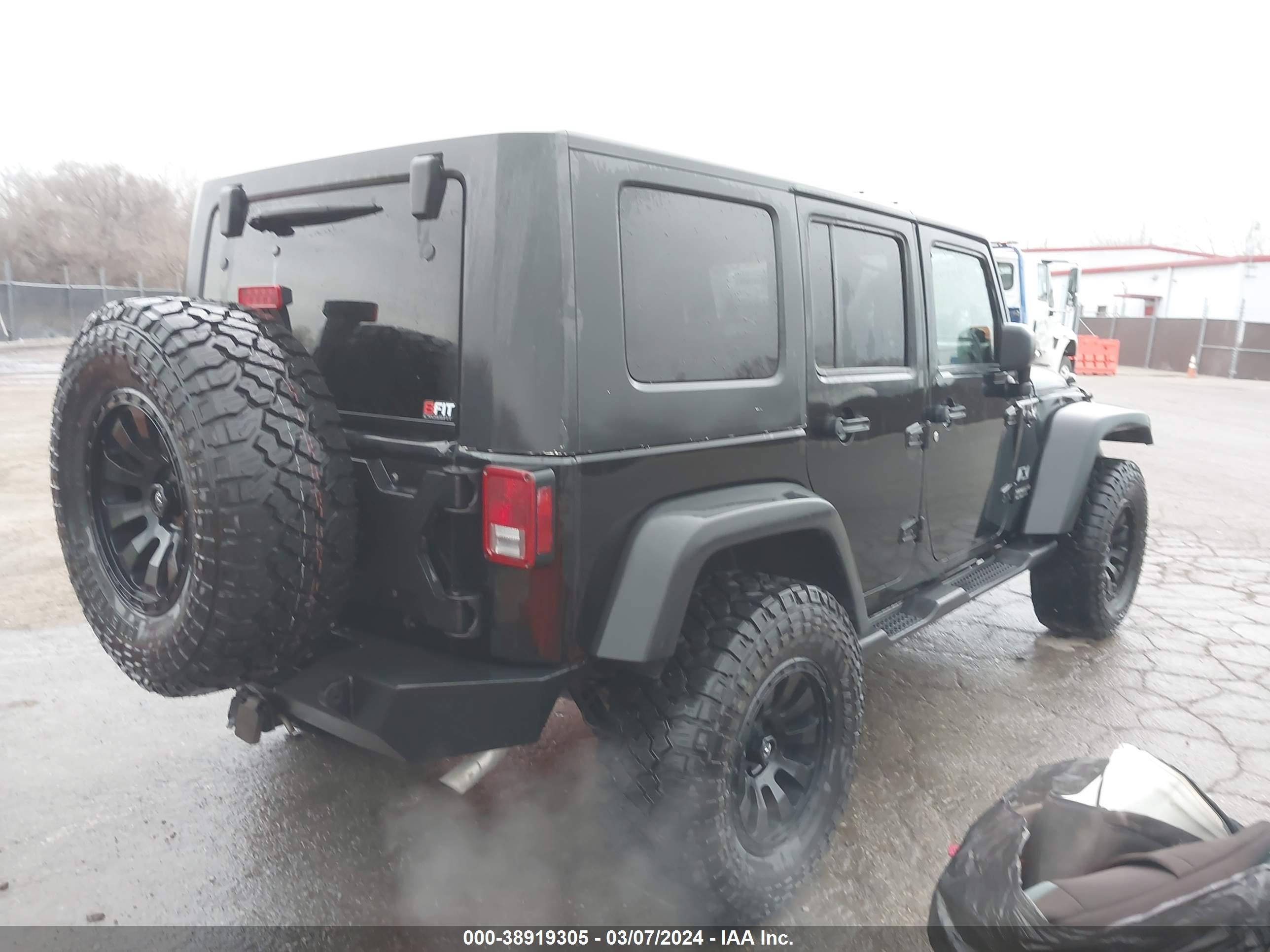 Photo 3 VIN: 1J4GA39148L574419 - JEEP WRANGLER 