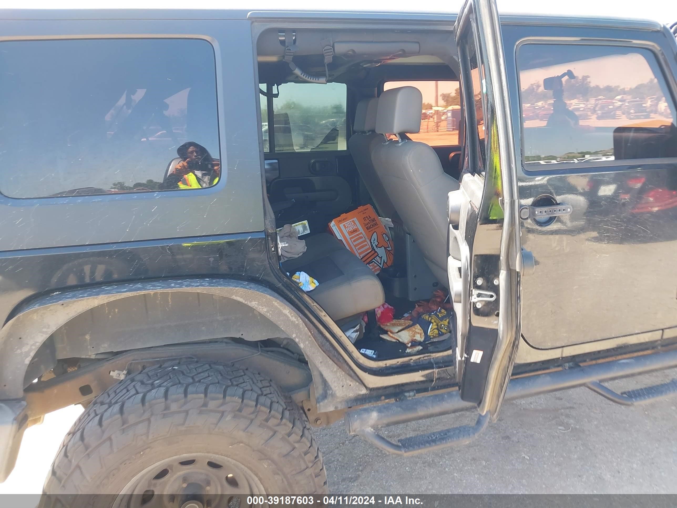 Photo 7 VIN: 1J4GA39159L769947 - JEEP WRANGLER 