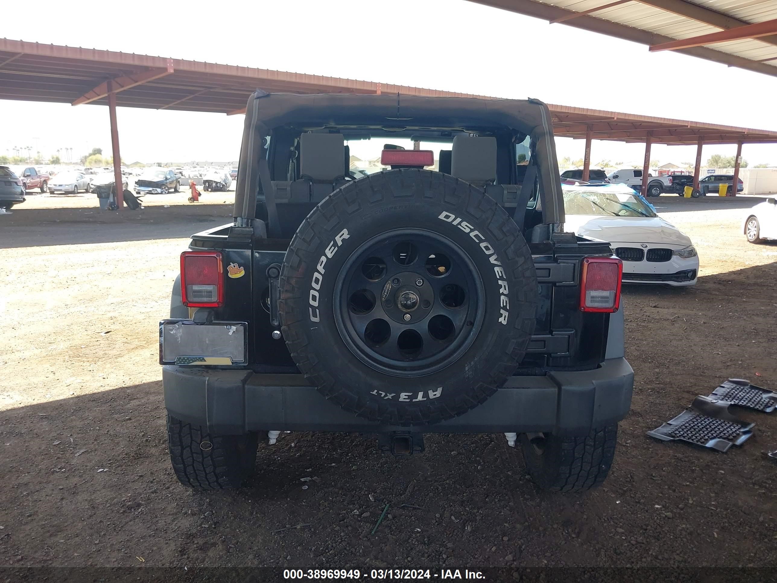 Photo 15 VIN: 1J4GA39167L182072 - JEEP WRANGLER 