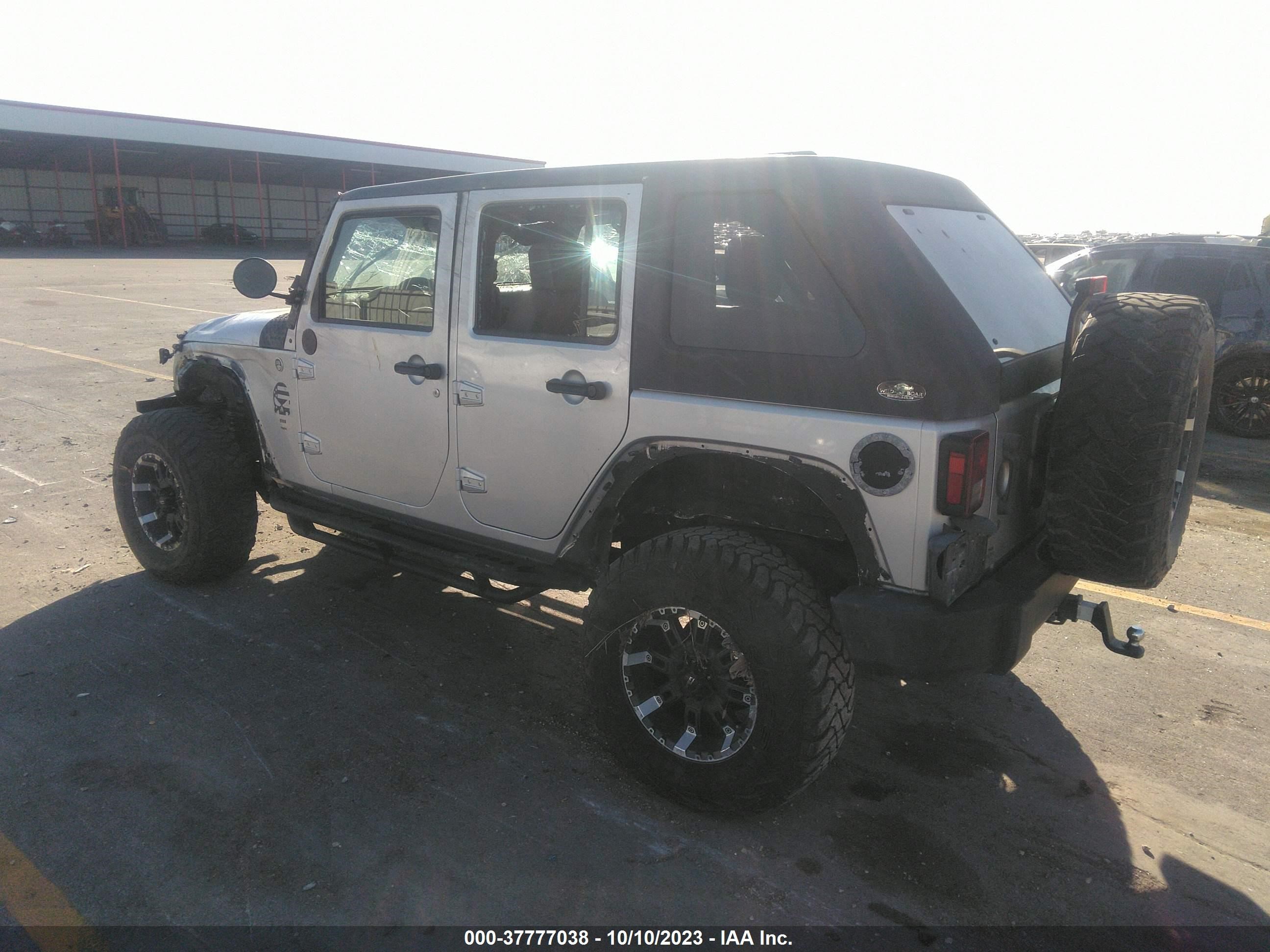 Photo 2 VIN: 1J4GA39179L745360 - JEEP WRANGLER 