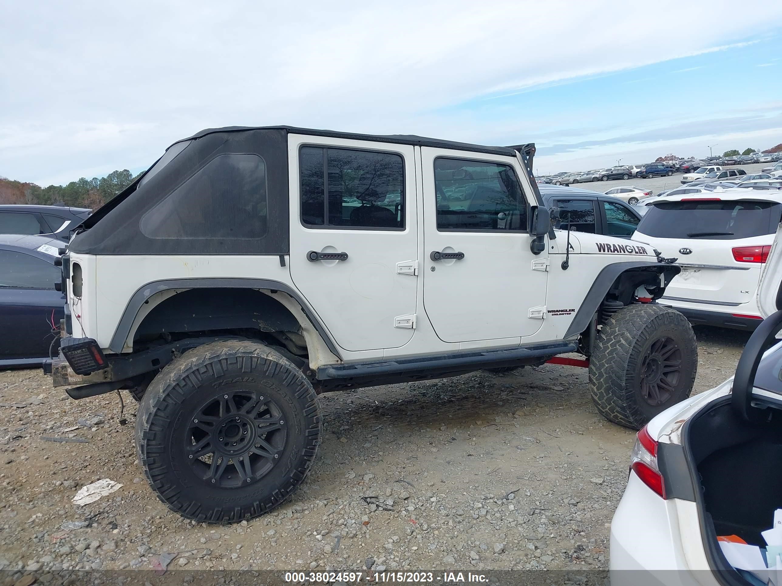 Photo 12 VIN: 1J4GA39189L752852 - JEEP WRANGLER 