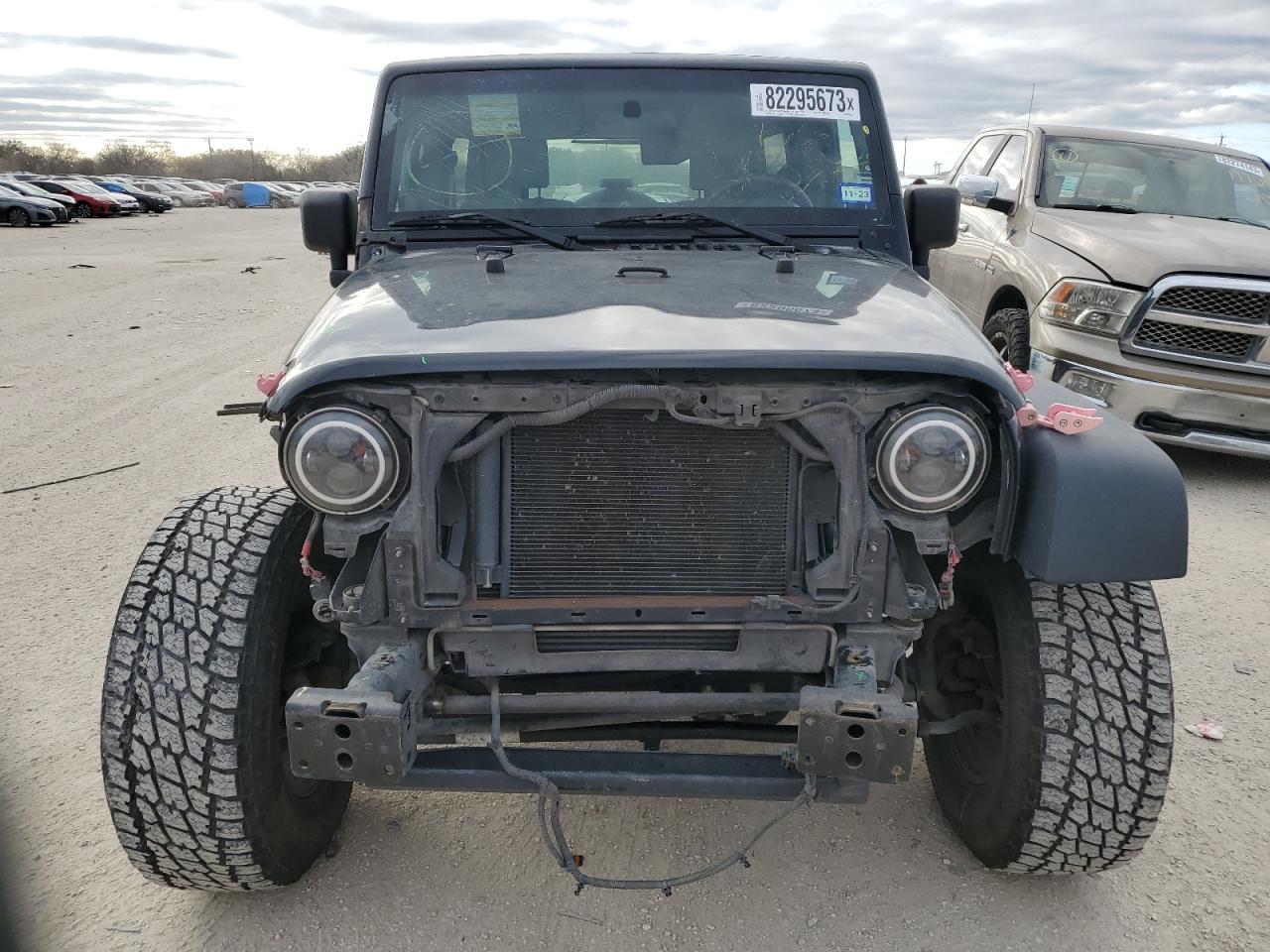 Photo 4 VIN: 1J4GA39199L748549 - JEEP WRANGLER 