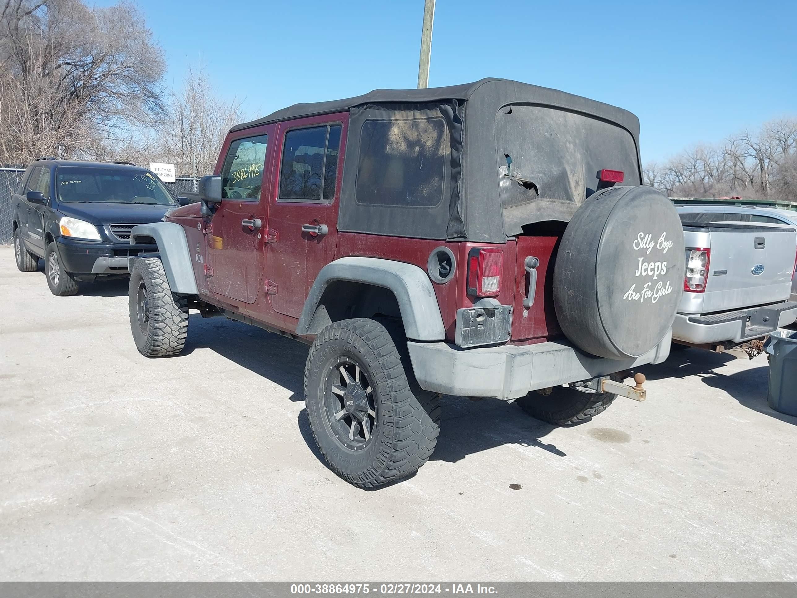 Photo 2 VIN: 1J4GA391X8L607469 - JEEP WRANGLER 