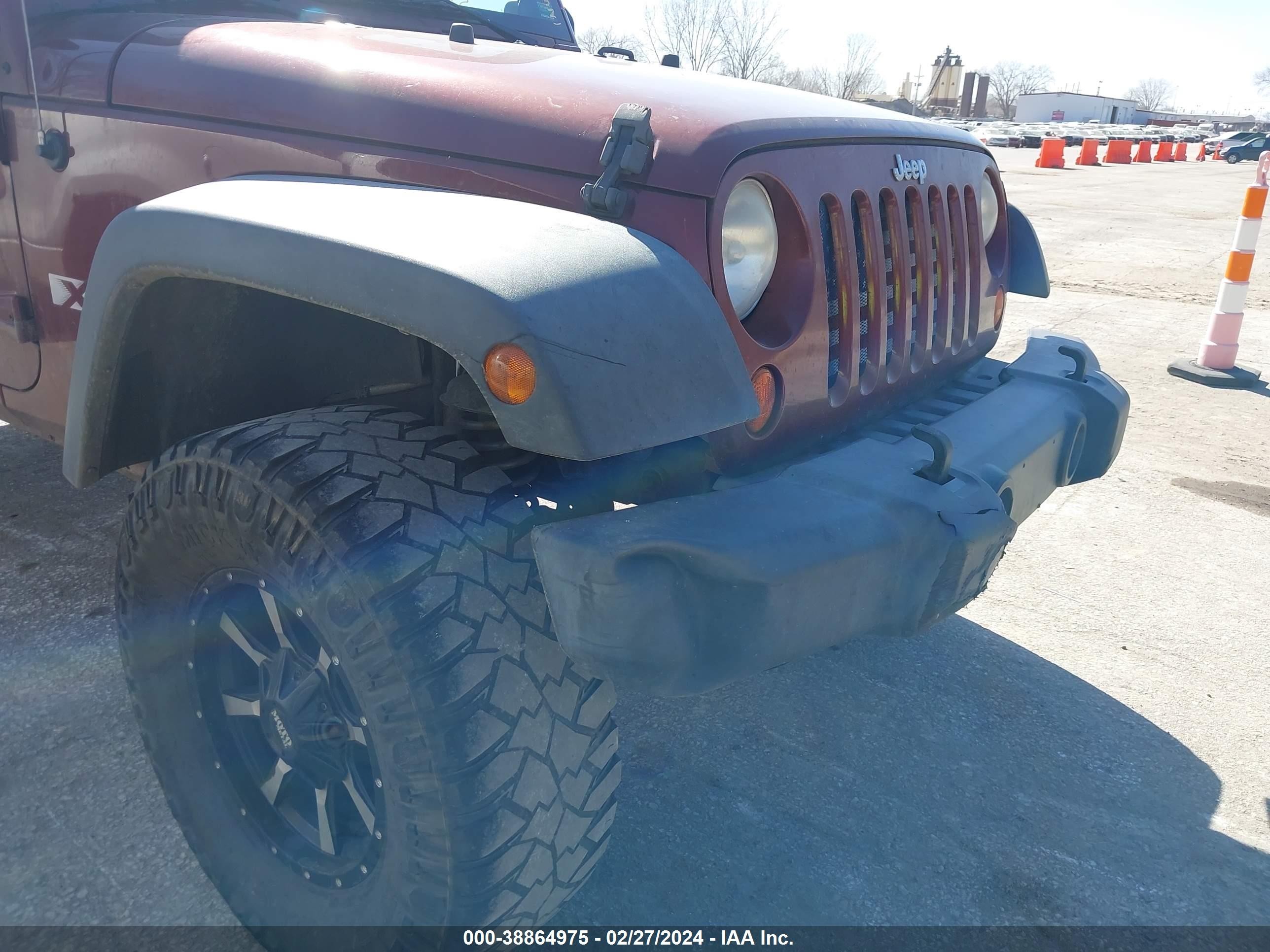 Photo 5 VIN: 1J4GA391X8L607469 - JEEP WRANGLER 