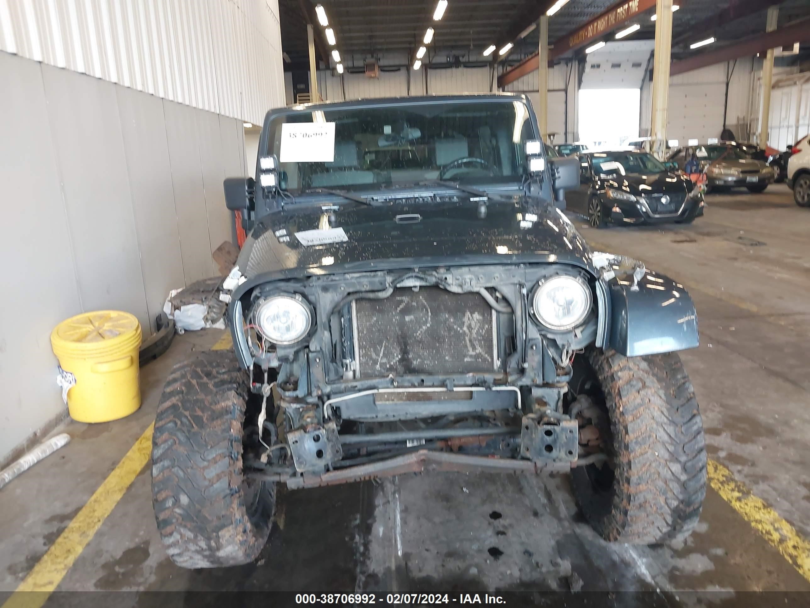 Photo 12 VIN: 1J4GA59118L606139 - JEEP WRANGLER 