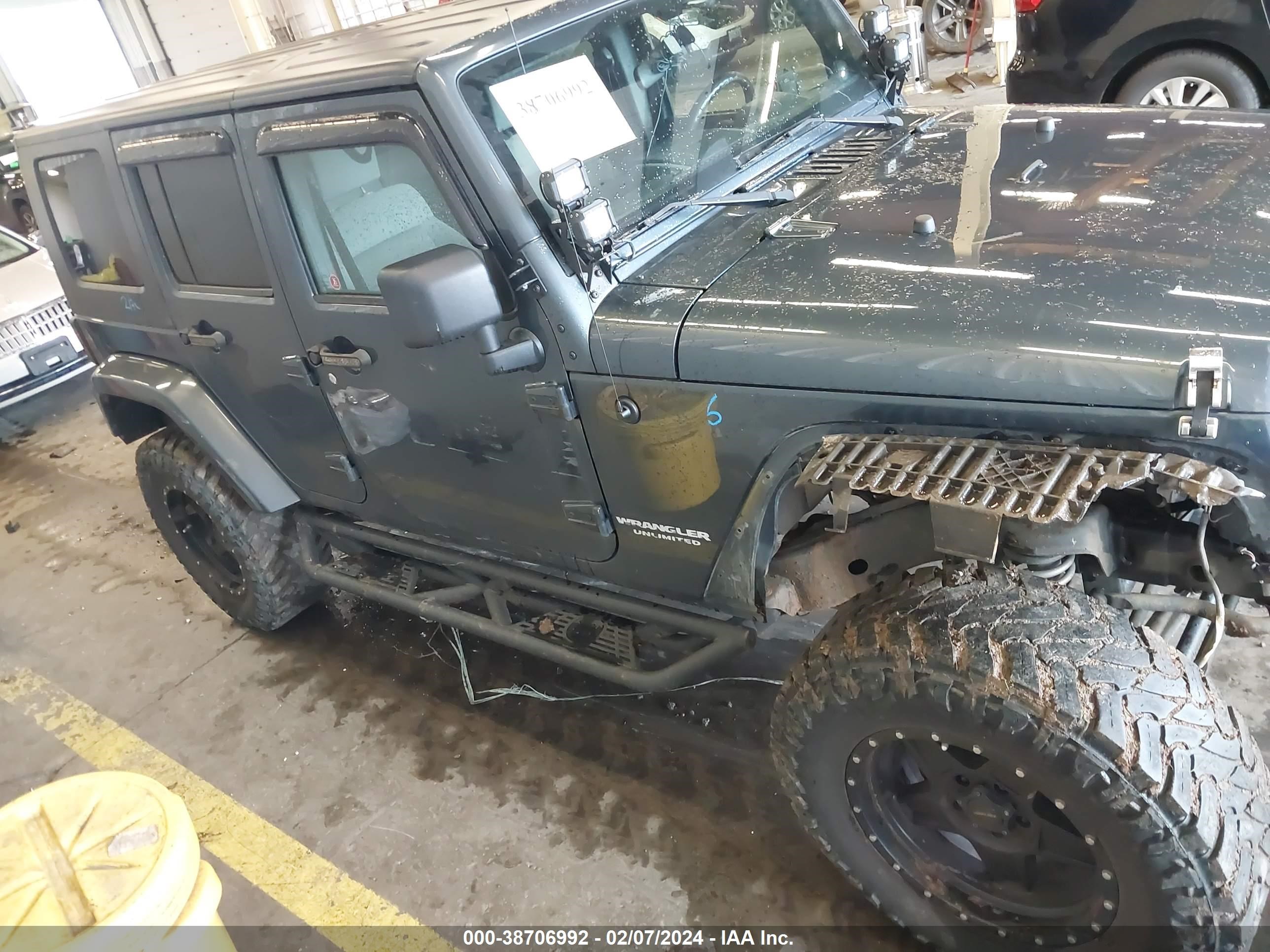 Photo 13 VIN: 1J4GA59118L606139 - JEEP WRANGLER 