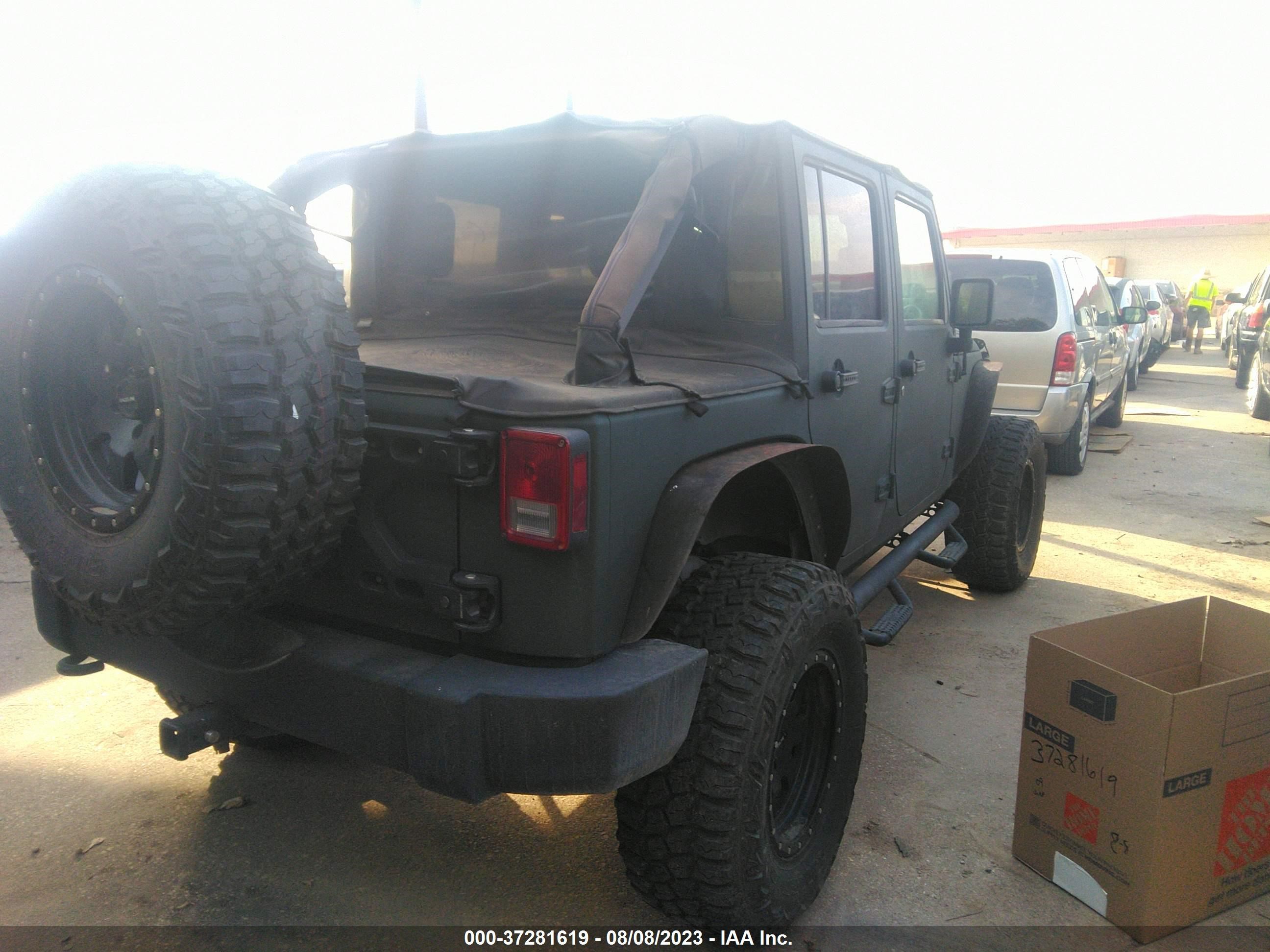 Photo 4 VIN: 1J4GA59119L742837 - JEEP WRANGLER 