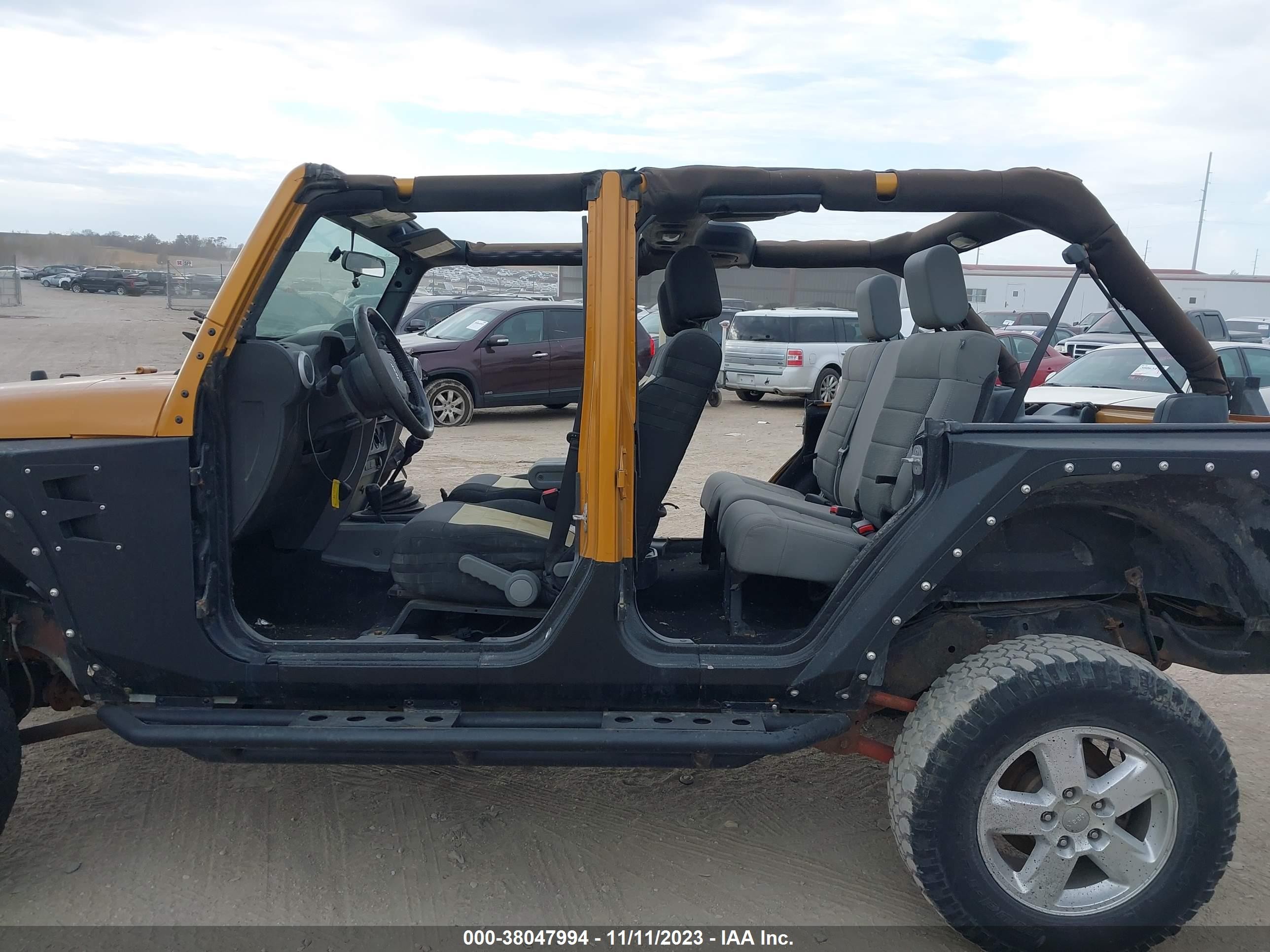 Photo 13 VIN: 1J4GA59188L521900 - JEEP WRANGLER 