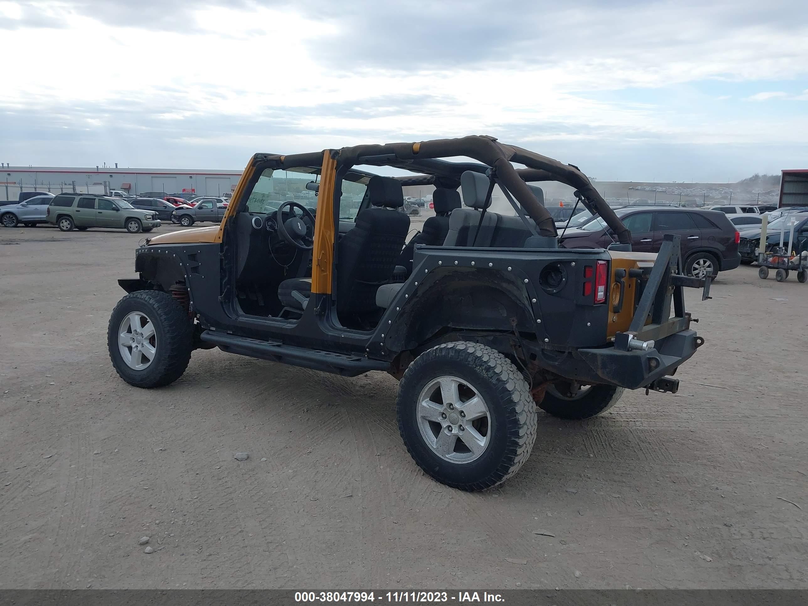 Photo 2 VIN: 1J4GA59188L521900 - JEEP WRANGLER 