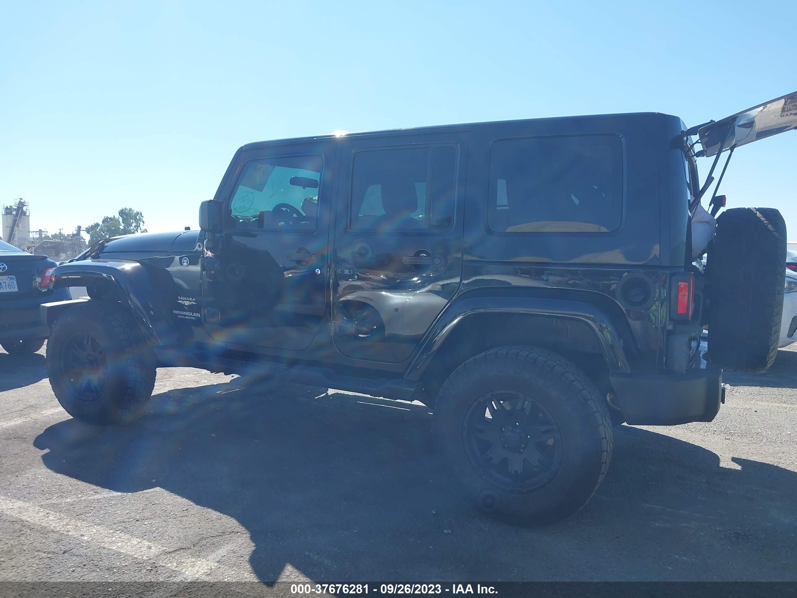 Photo 13 VIN: 1J4GA591X8L638300 - JEEP WRANGLER 