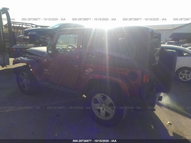 Photo 2 VIN: 1J4GA5D12BL524872 - JEEP WRANGLER 