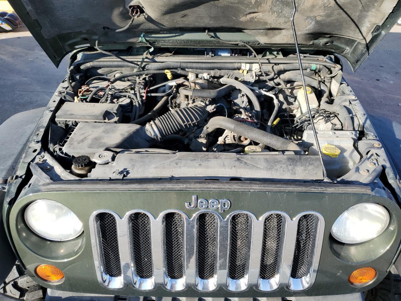 Photo 11 VIN: 1J4GA64117L137680 - JEEP WRANGLER 