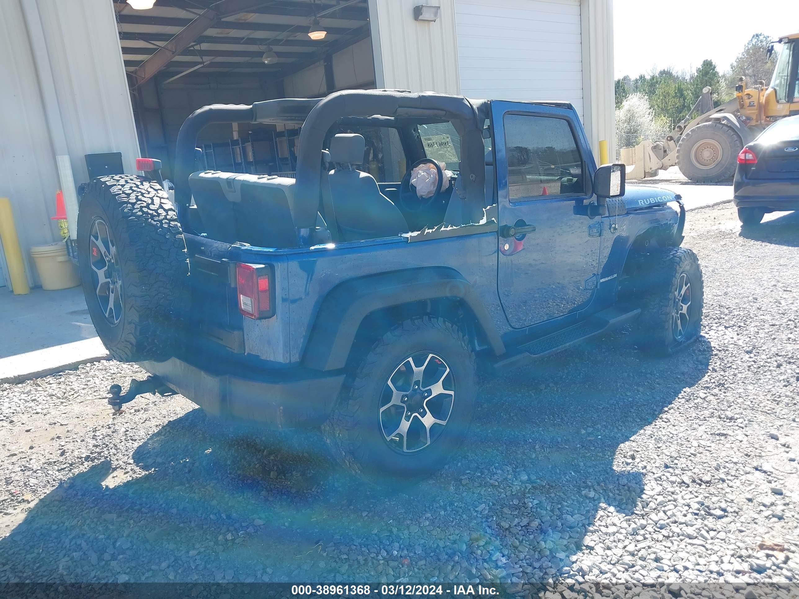 Photo 3 VIN: 1J4GA641X9L723569 - JEEP WRANGLER 