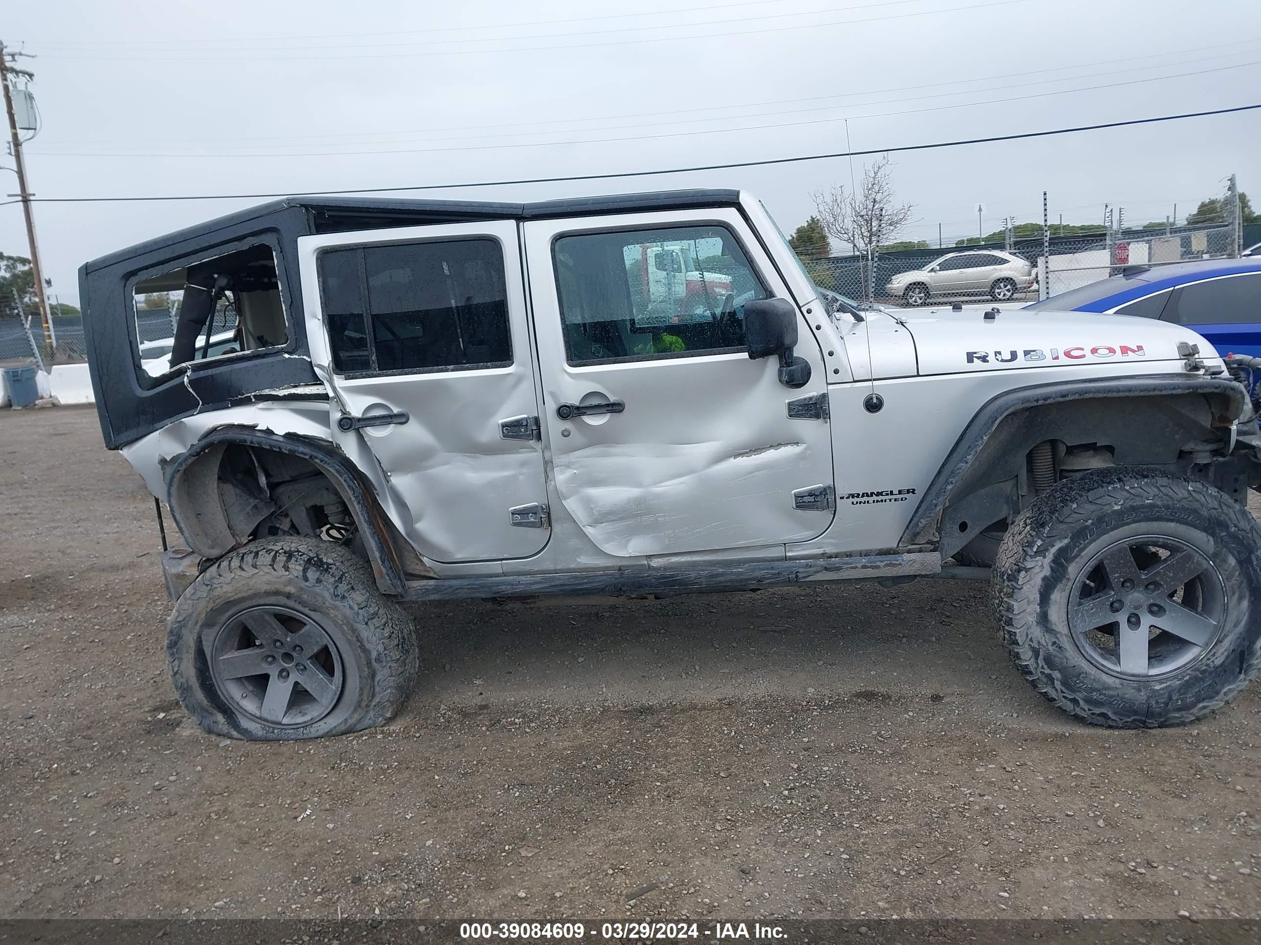 Photo 13 VIN: 1J4GA69108L643950 - JEEP WRANGLER 