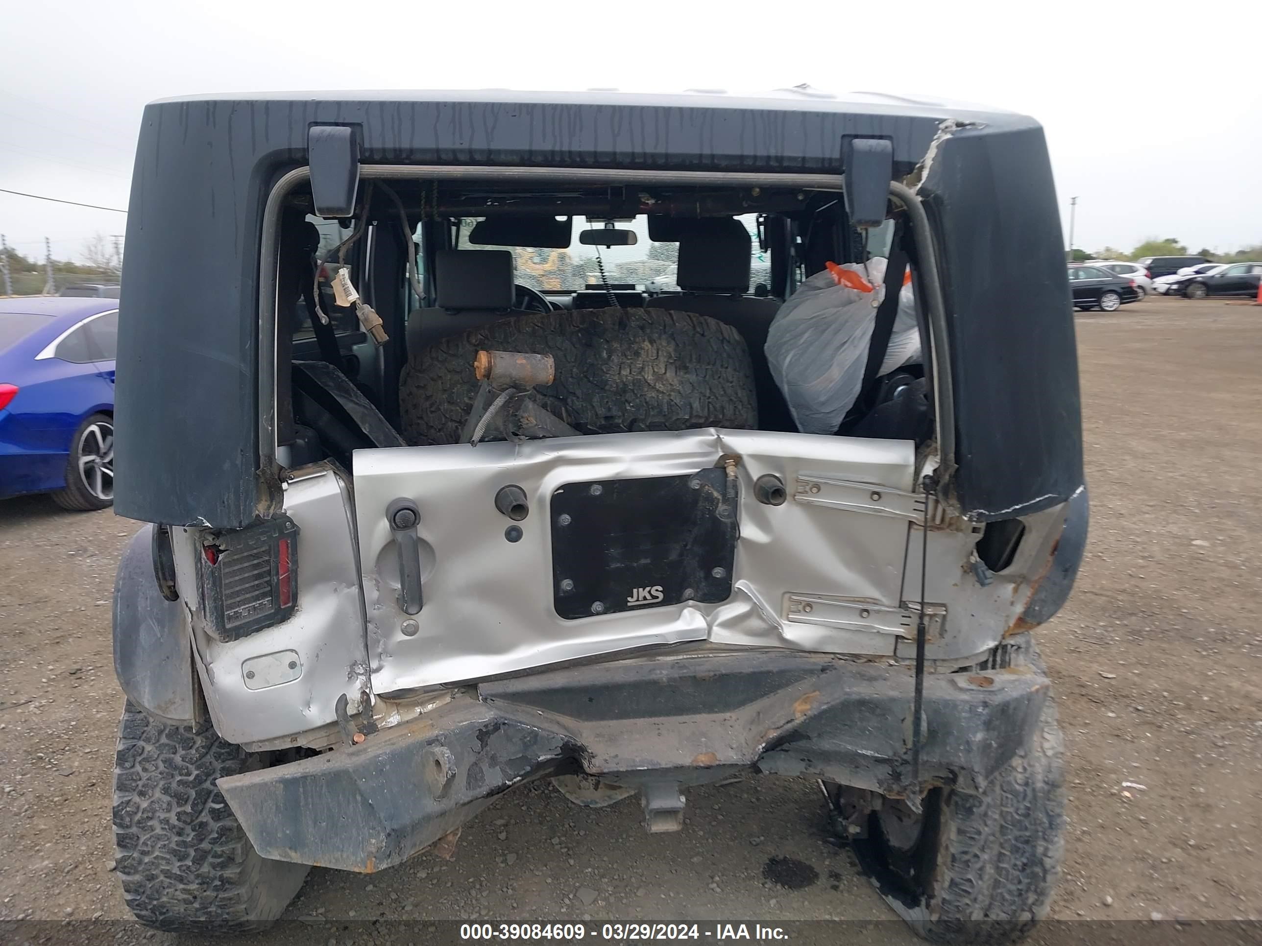 Photo 16 VIN: 1J4GA69108L643950 - JEEP WRANGLER 