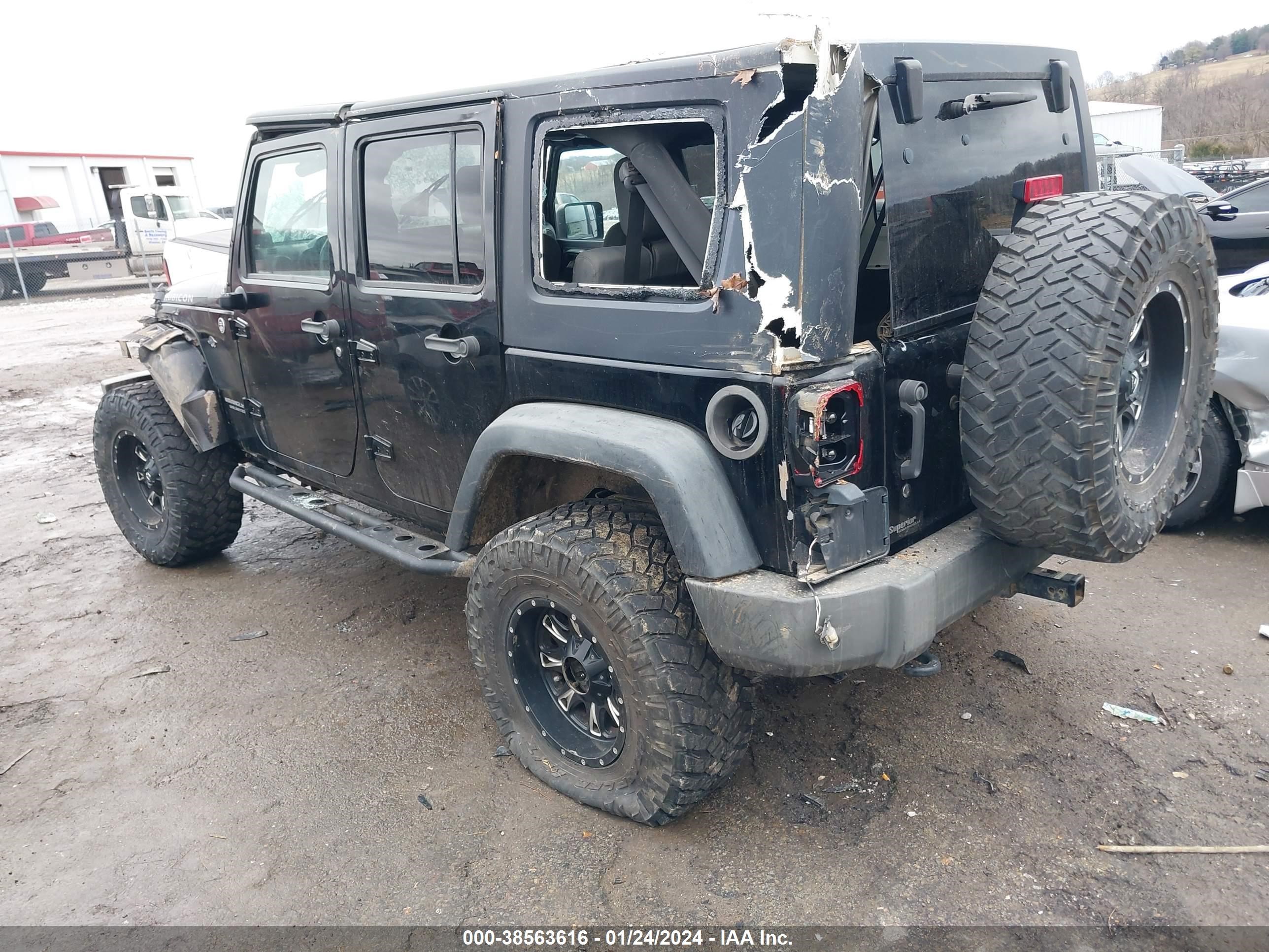 Photo 2 VIN: 1J4GA69119L776623 - JEEP WRANGLER 