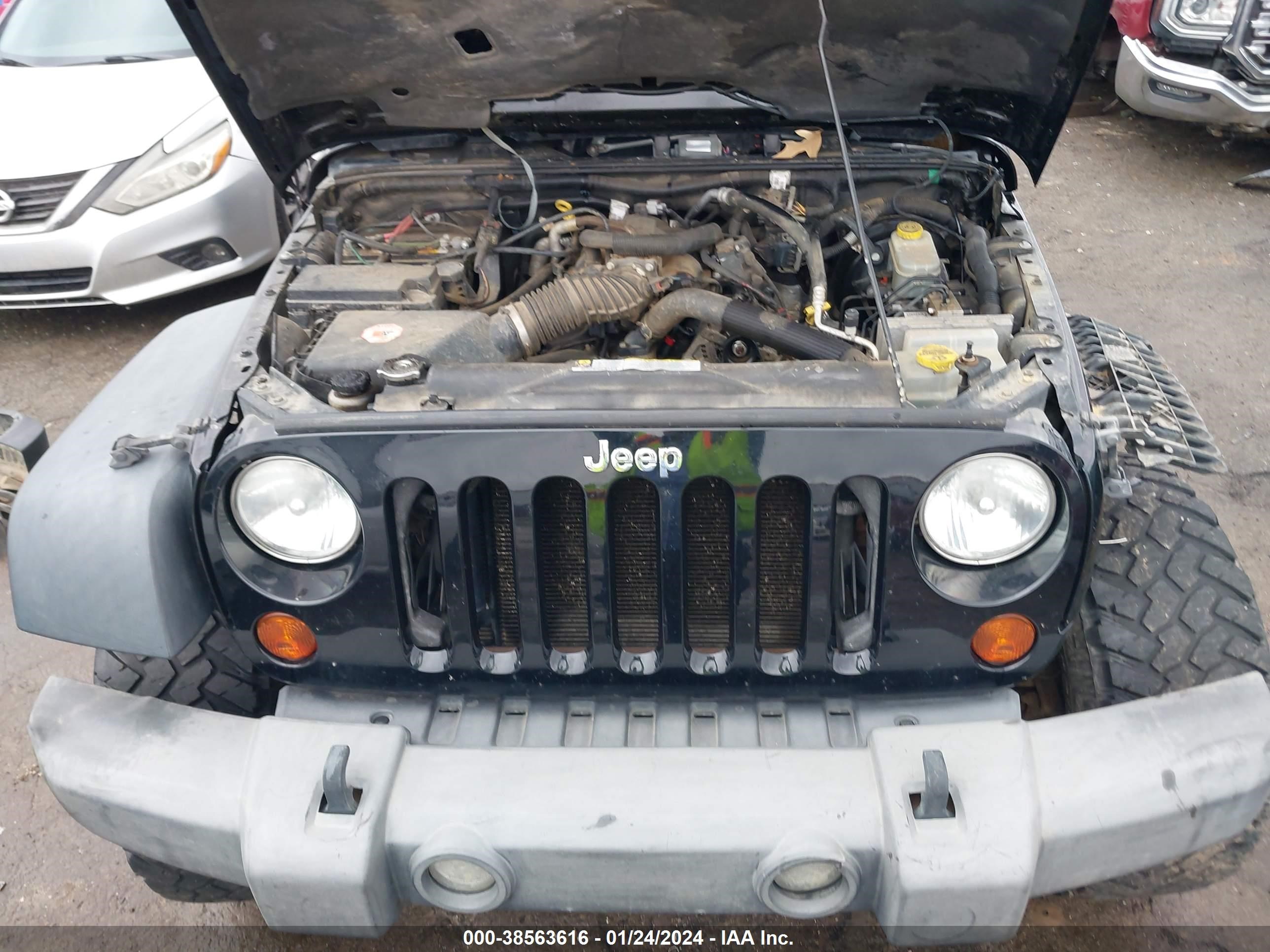 Photo 9 VIN: 1J4GA69119L776623 - JEEP WRANGLER 