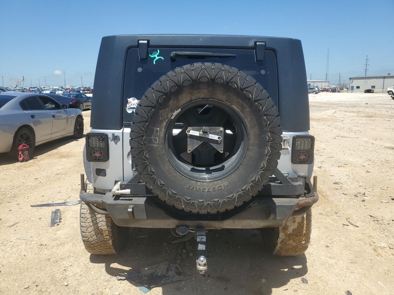 Photo 5 VIN: 1J4GA69197L102586 - JEEP WRANGLER 