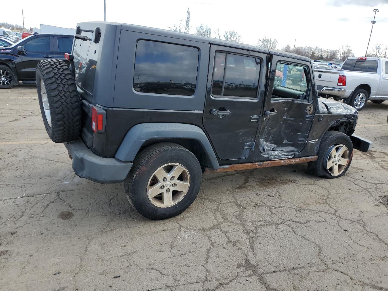 Photo 2 VIN: 1J4GA691X8L637010 - JEEP WRANGLER 