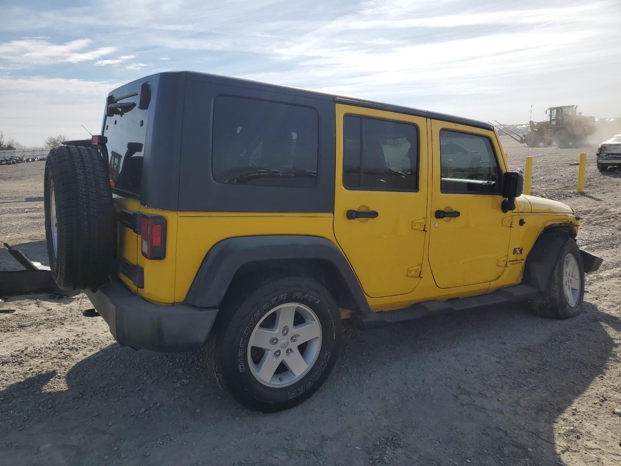 Photo 2 VIN: 1J4GB39148L625575 - JEEP WRANGLER 