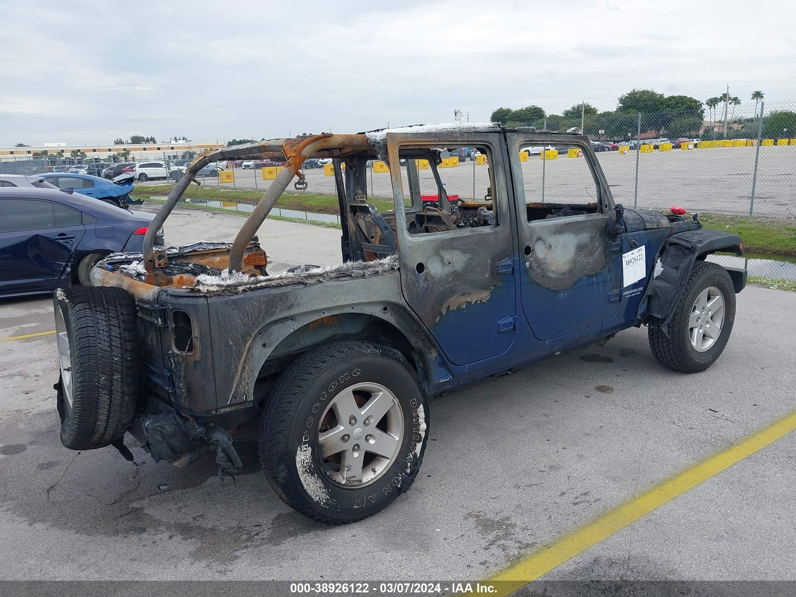 Photo 3 VIN: 1J4GB39159L760677 - JEEP WRANGLER 