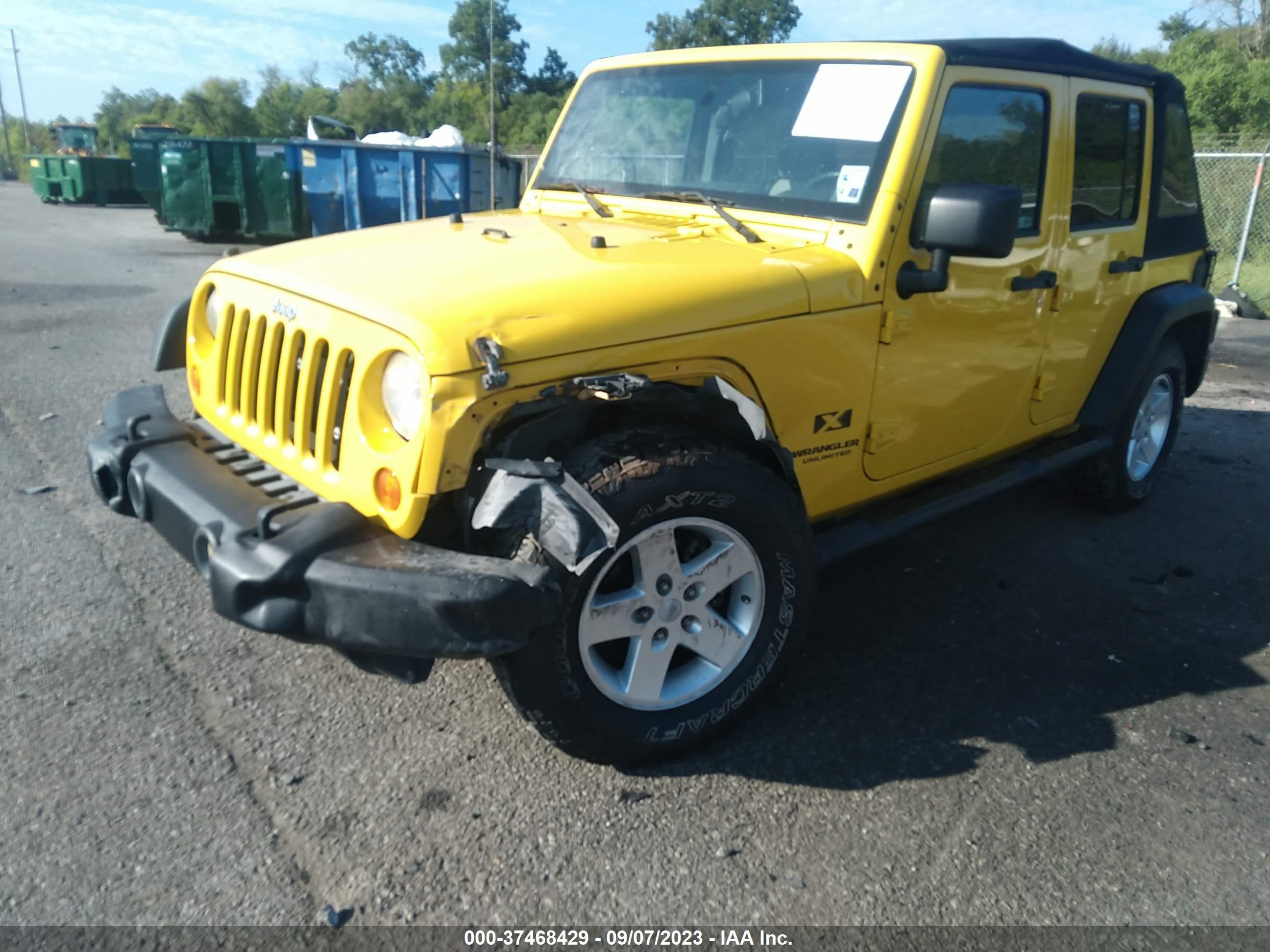 Photo 5 VIN: 1J4GB39188L511353 - JEEP WRANGLER 