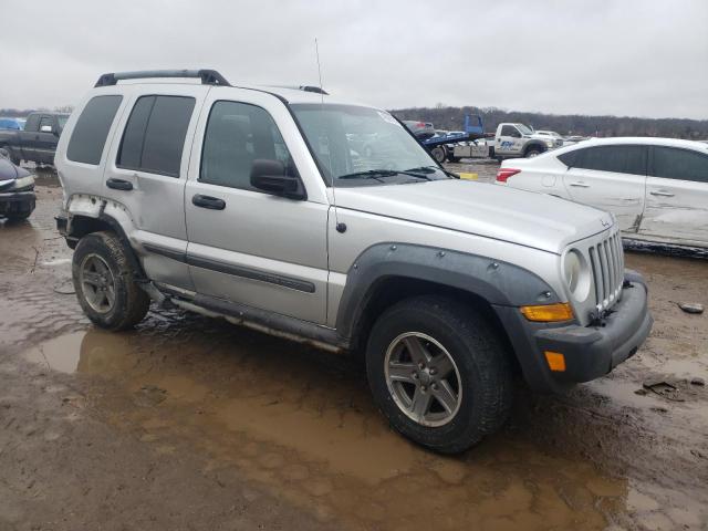 Photo 3 VIN: 1J4GK38K76W101049 - JEEP LIBERTY 