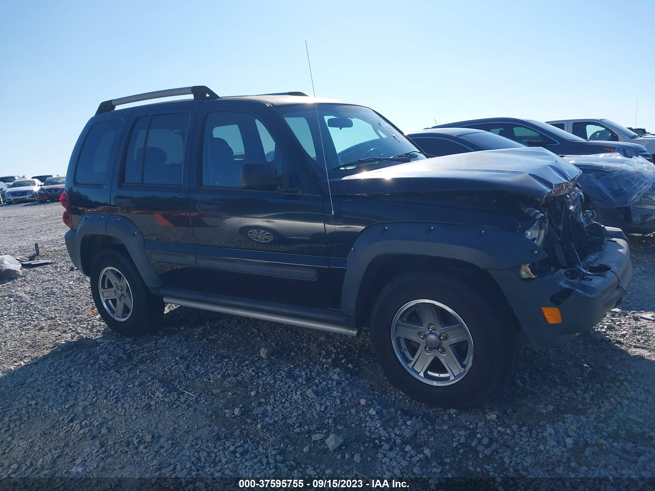 Photo 13 VIN: 1J4GK38K85W683192 - JEEP LIBERTY (NORTH AMERICA) 