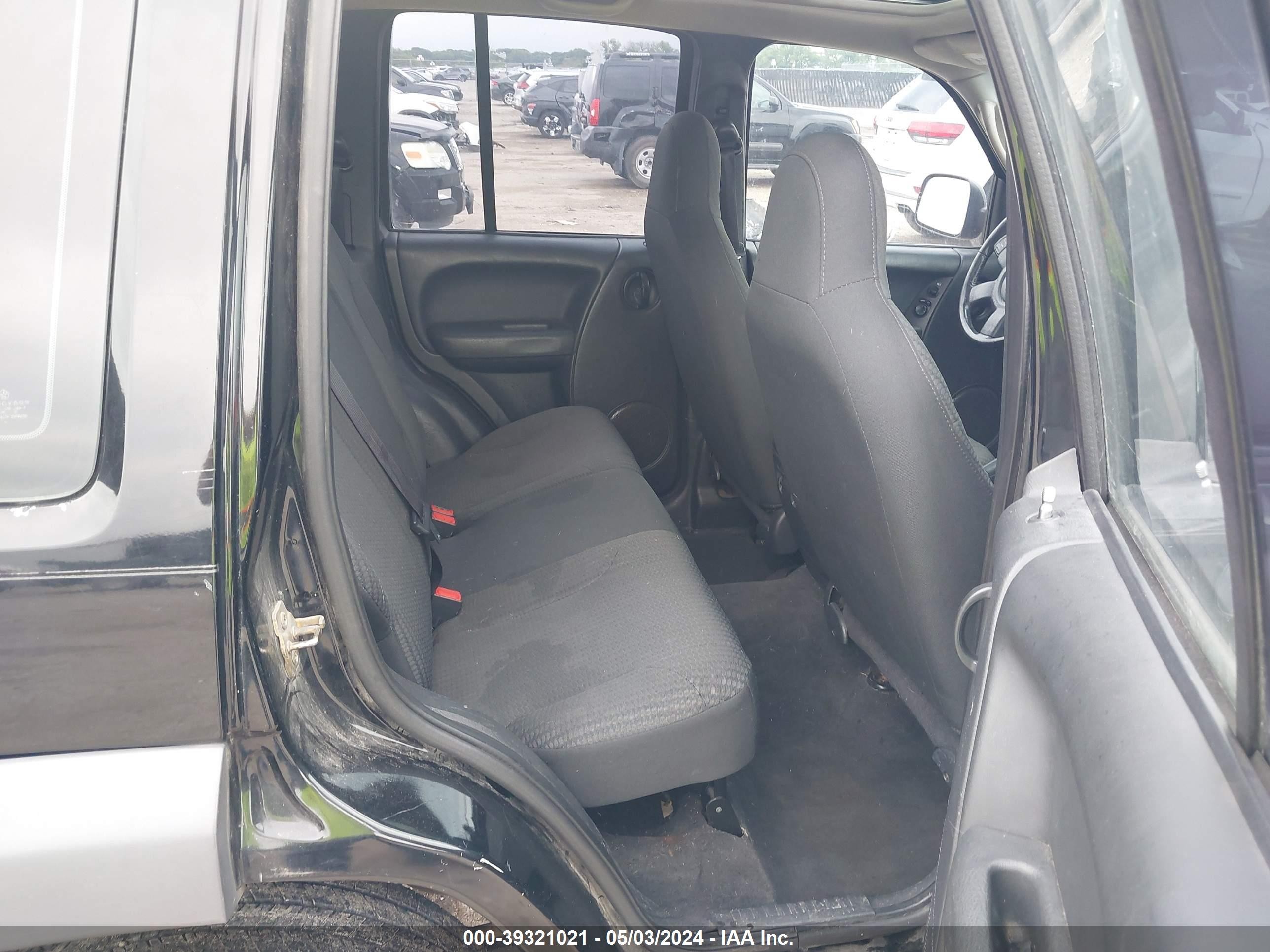 Photo 7 VIN: 1J4GK48K04W251197 - JEEP LIBERTY (NORTH AMERICA) 