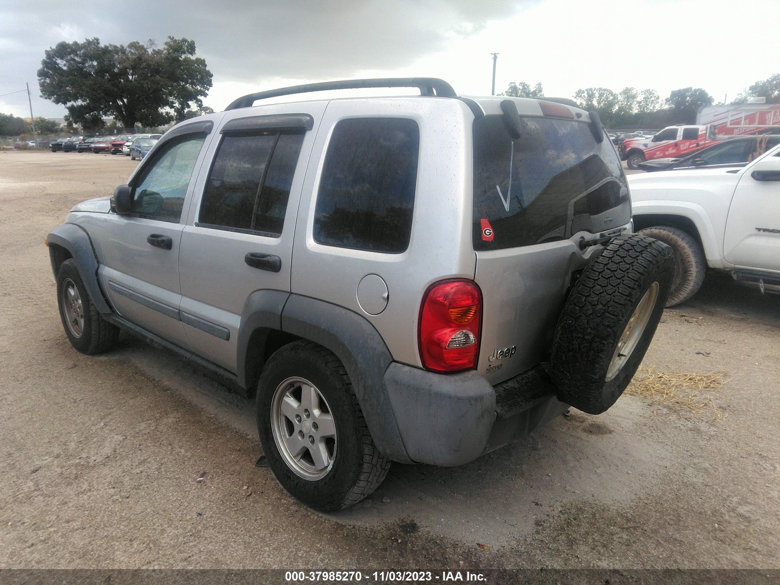 Photo 2 VIN: 1J4GK48K05W529548 - JEEP LIBERTY (NORTH AMERICA) 