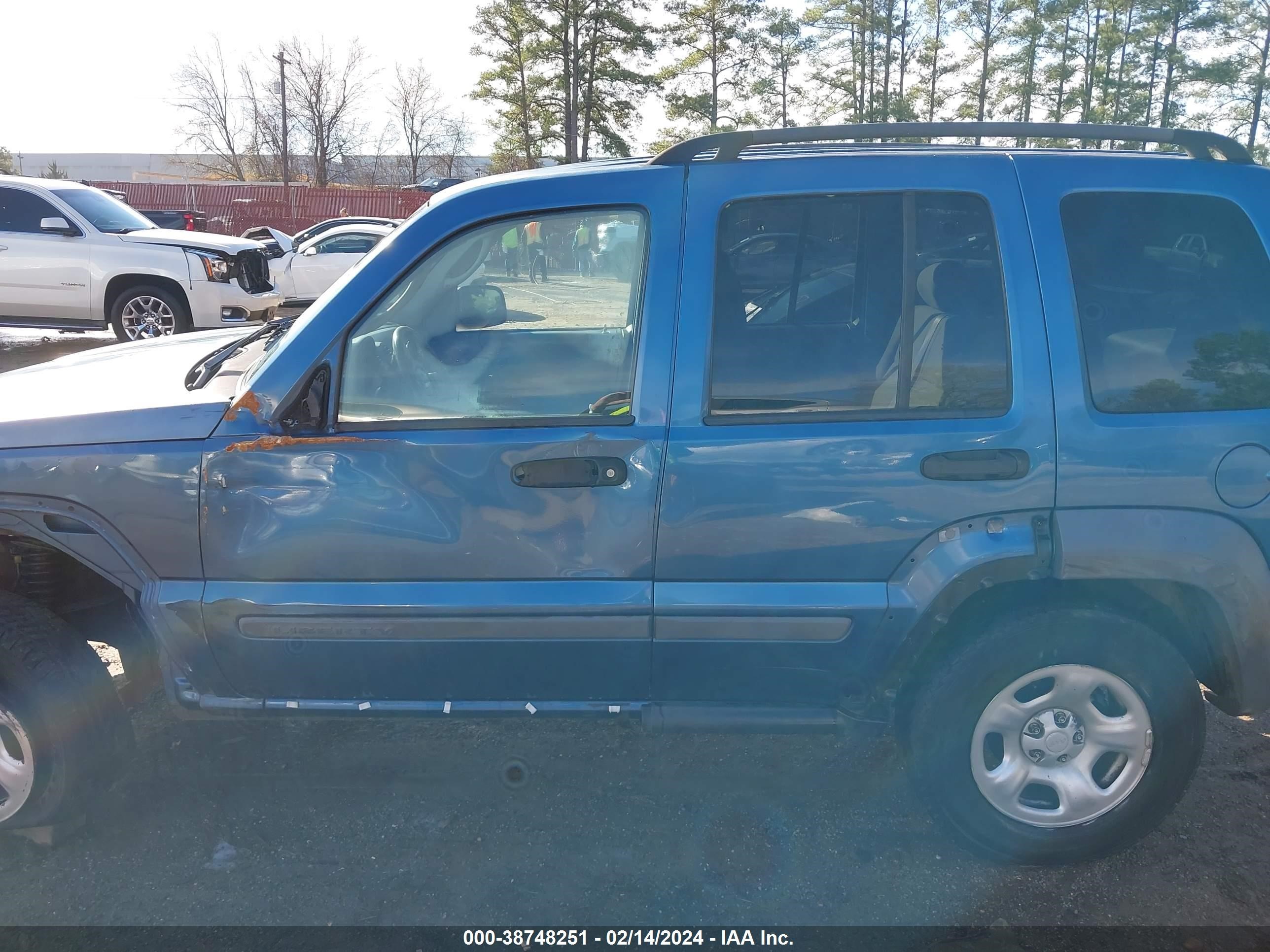 Photo 13 VIN: 1J4GK48K05W562159 - JEEP LIBERTY (NORTH AMERICA) 