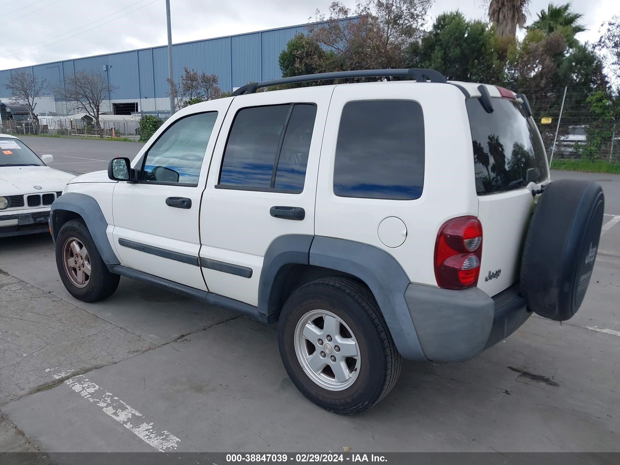 Photo 2 VIN: 1J4GK48K27W547665 - JEEP LIBERTY (NORTH AMERICA) 