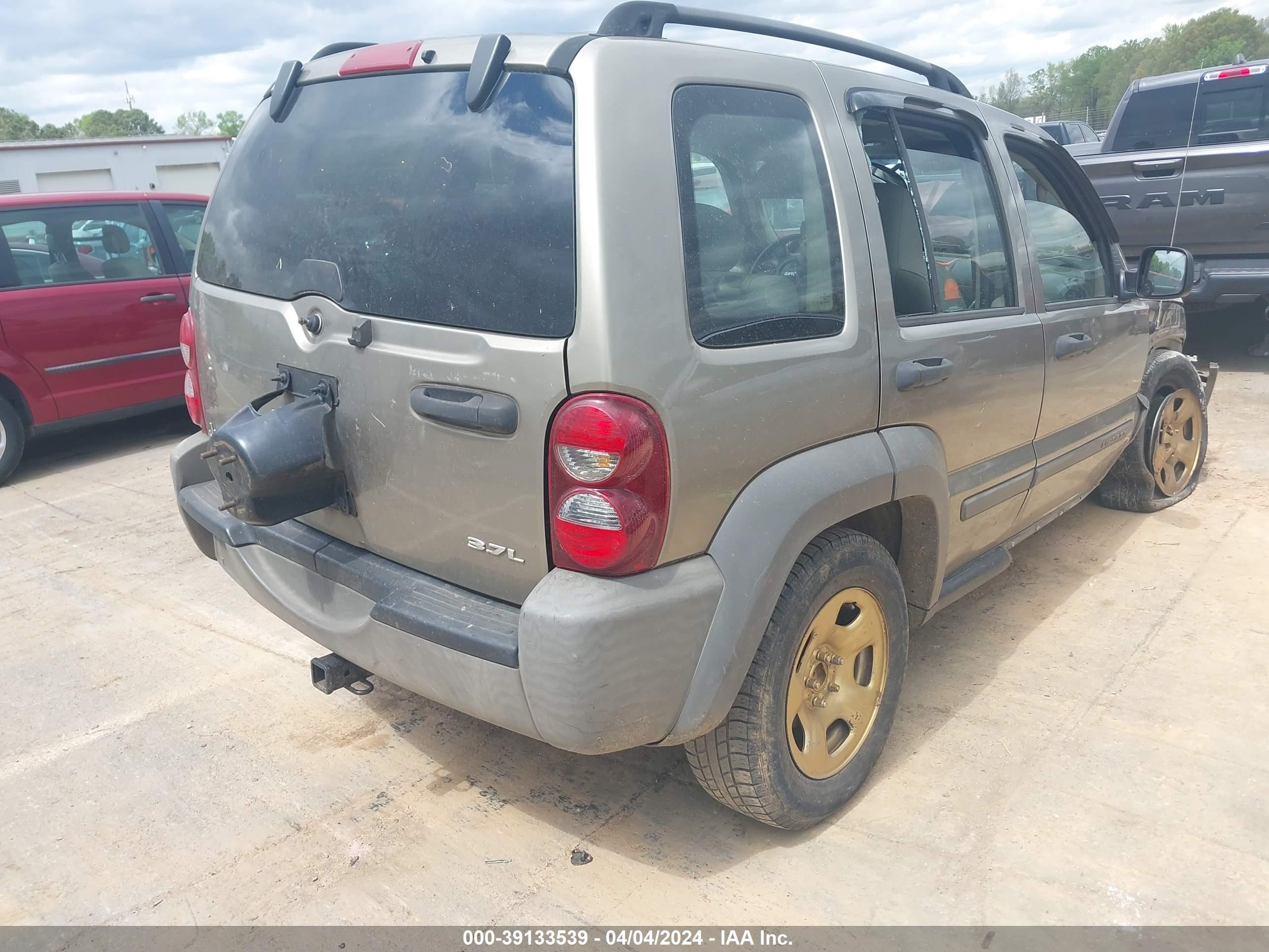 Photo 3 VIN: 1J4GK48K36W218732 - JEEP LIBERTY (NORTH AMERICA) 