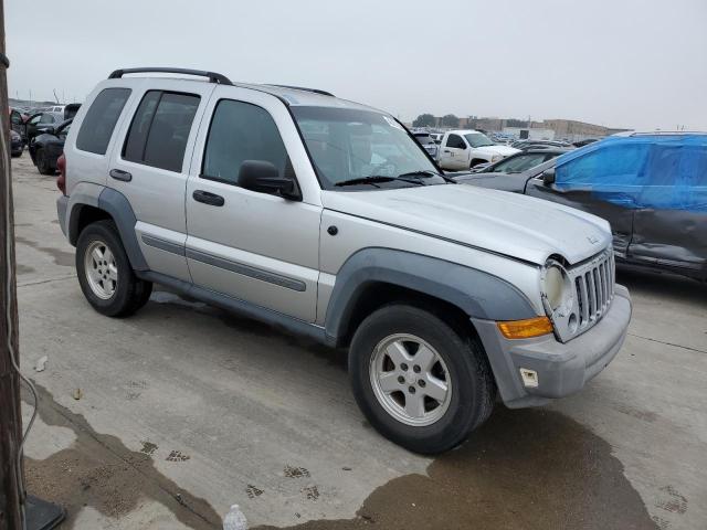 Photo 3 VIN: 1J4GK48K45W510484 - JEEP LIBERTY 