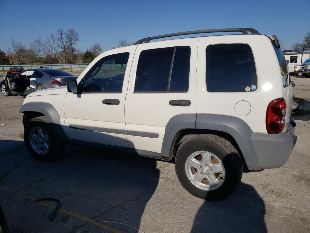 Photo 1 VIN: 1J4GK48K45W623223 - JEEP LIBERTY (NORTH AMERICA) 