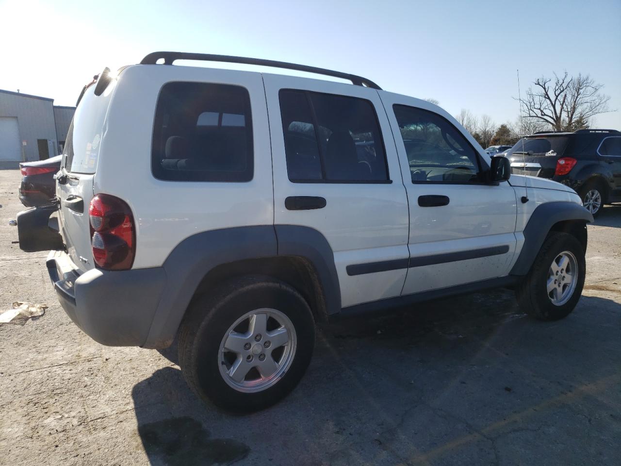 Photo 2 VIN: 1J4GK48K45W623223 - JEEP LIBERTY (NORTH AMERICA) 