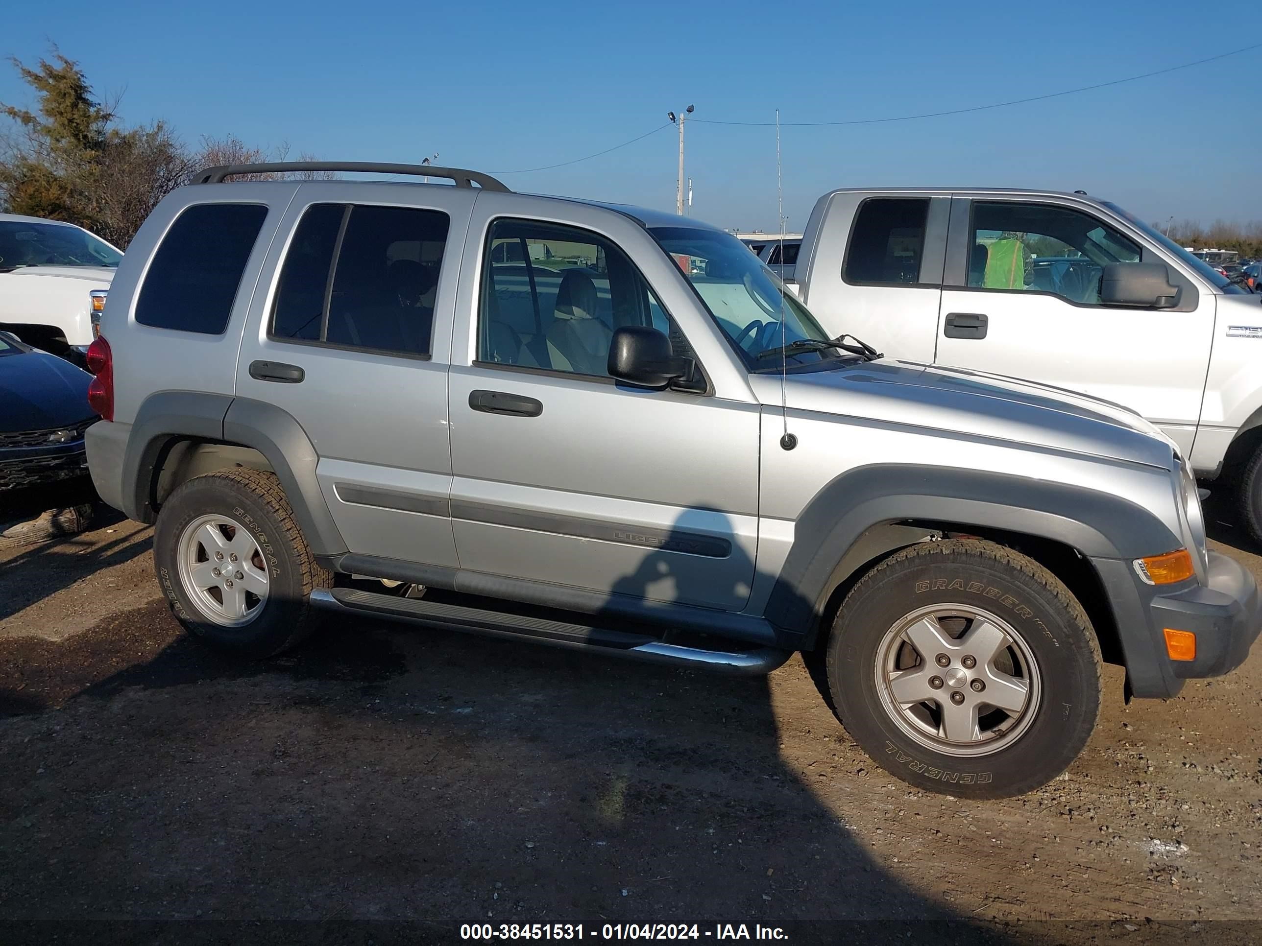 Photo 12 VIN: 1J4GK48K67W703867 - JEEP LIBERTY (NORTH AMERICA) 