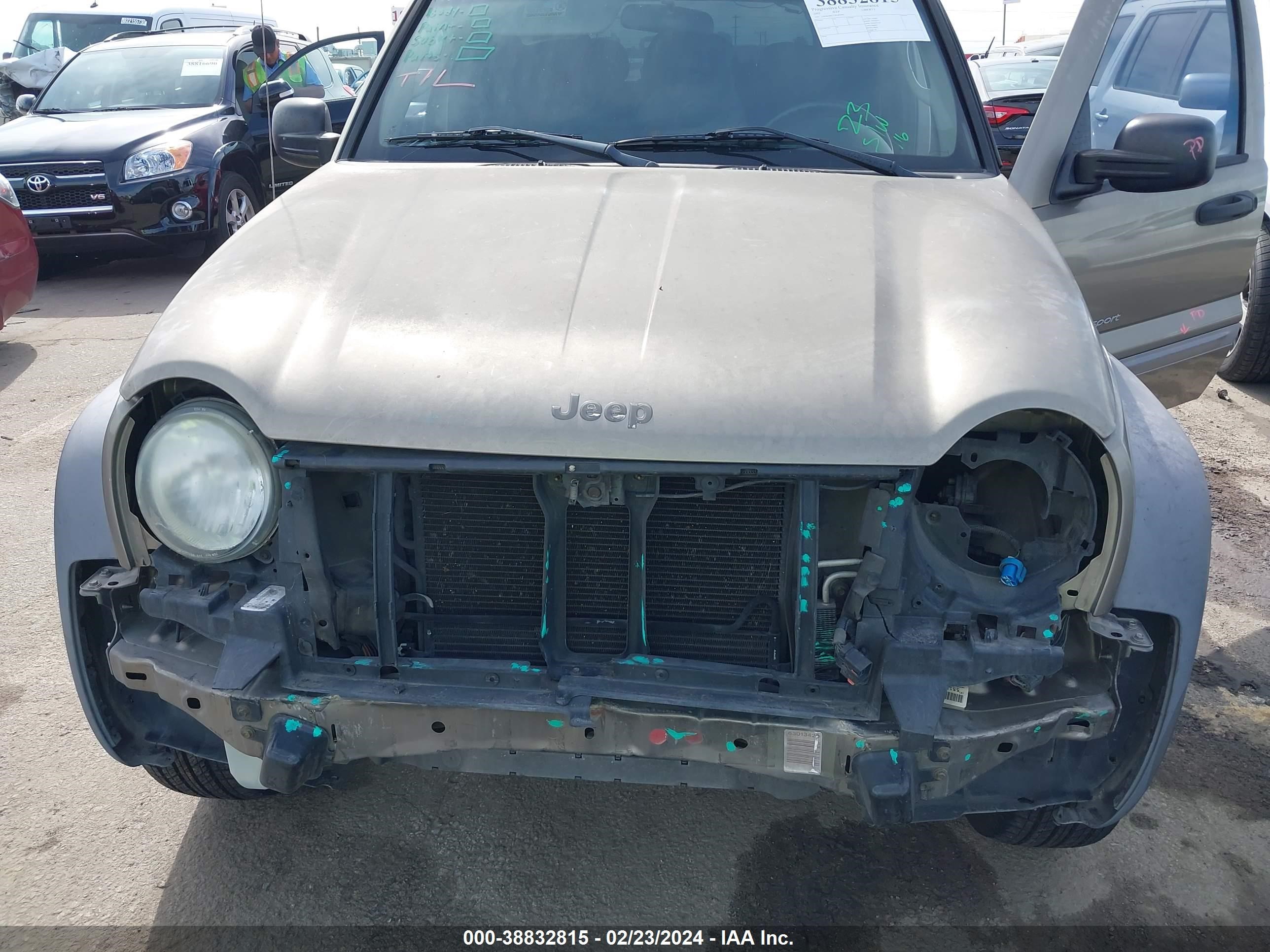 Photo 5 VIN: 1J4GK48K73W602993 - JEEP LIBERTY (NORTH AMERICA) 