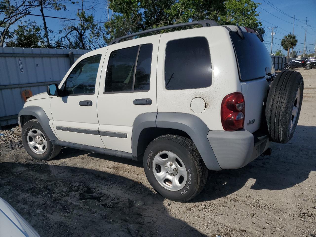 Photo 1 VIN: 1J4GK48K85W651395 - JEEP LIBERTY (NORTH AMERICA) 